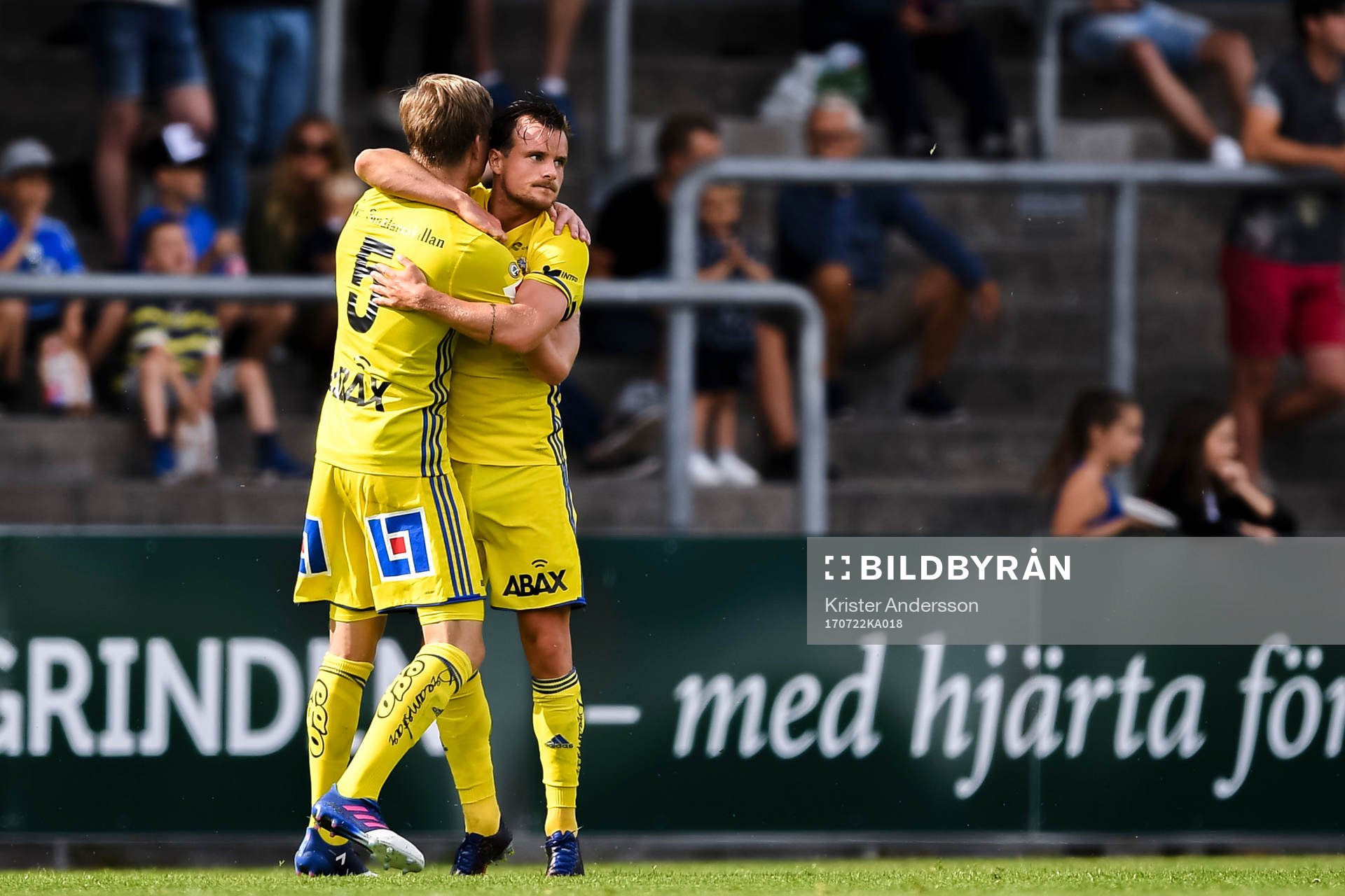 Sundsvalls Eric Björkander och Eric Larsson jublar