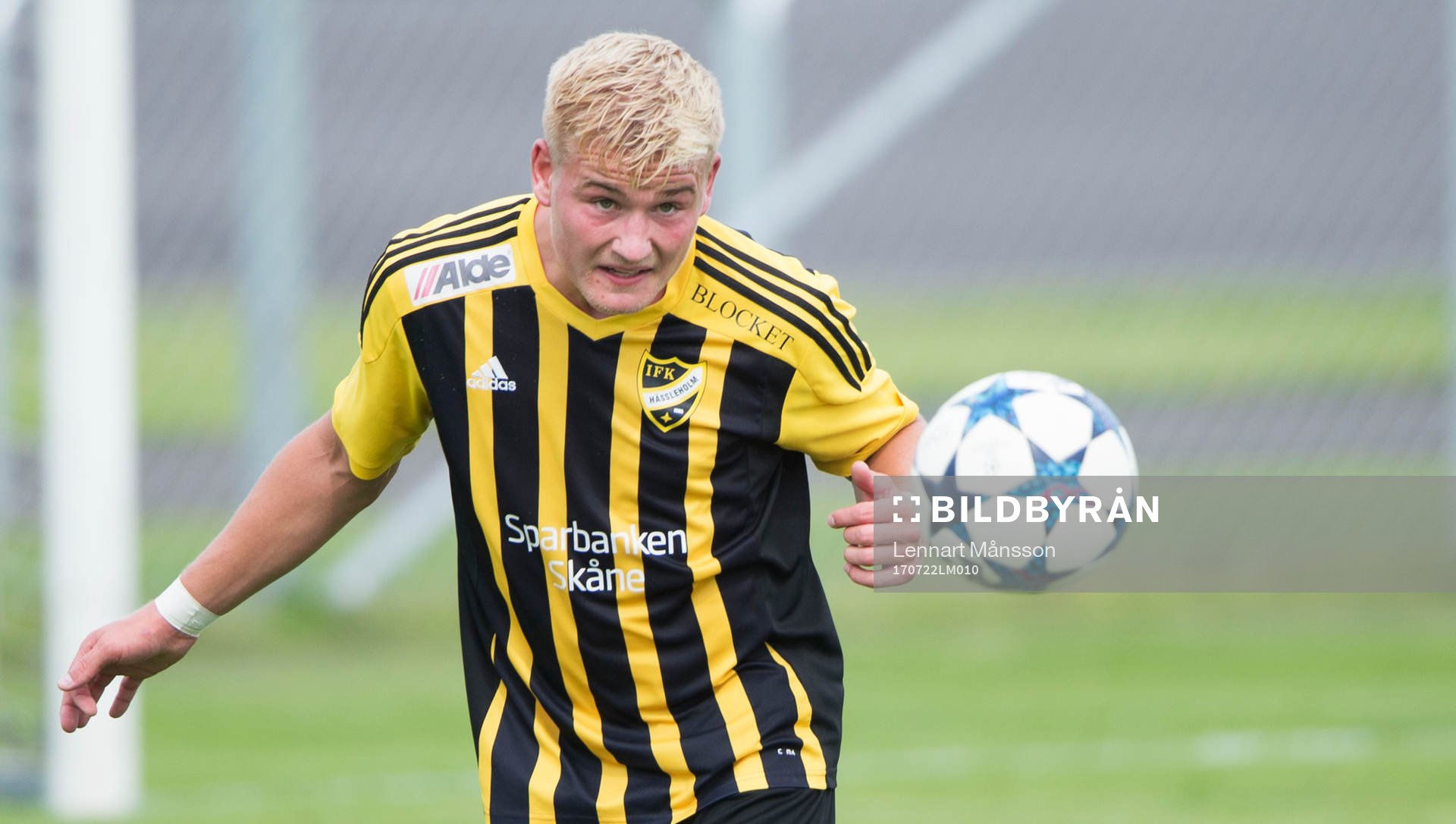 IFK Hässleholms Linus Svensson i matchen i division 2 mellan IFK Hässleholm och Prespa Birlik i Hässleholm 22 juli 2017.  