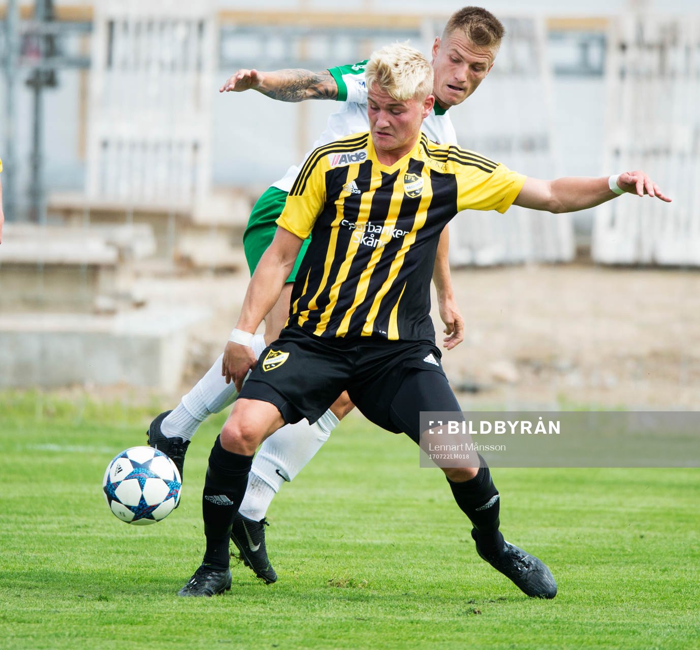 IFK Hässleholms Linus Svensson i matchen i division 2 mellan IFK Hässleholm och Prespa Birlik i Hässleholm 22 juli 2017.  