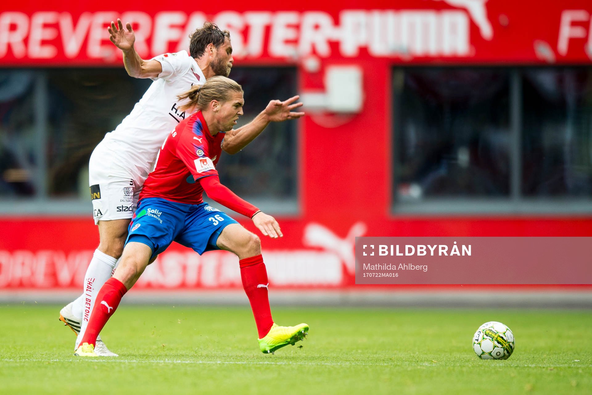 Örgrytes Johan Elmander och Helsingborgs Charlie Weberg
