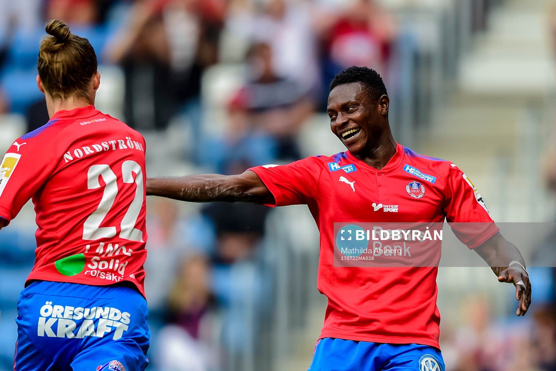 Helsingborgs Oke Akpoveta och Jesper Lange jublar efter 1-0 under en fotbollsmatch i Superettan mellan Helsingborg och Örgryte IS den 22 juli 2017 i Helsingborg.