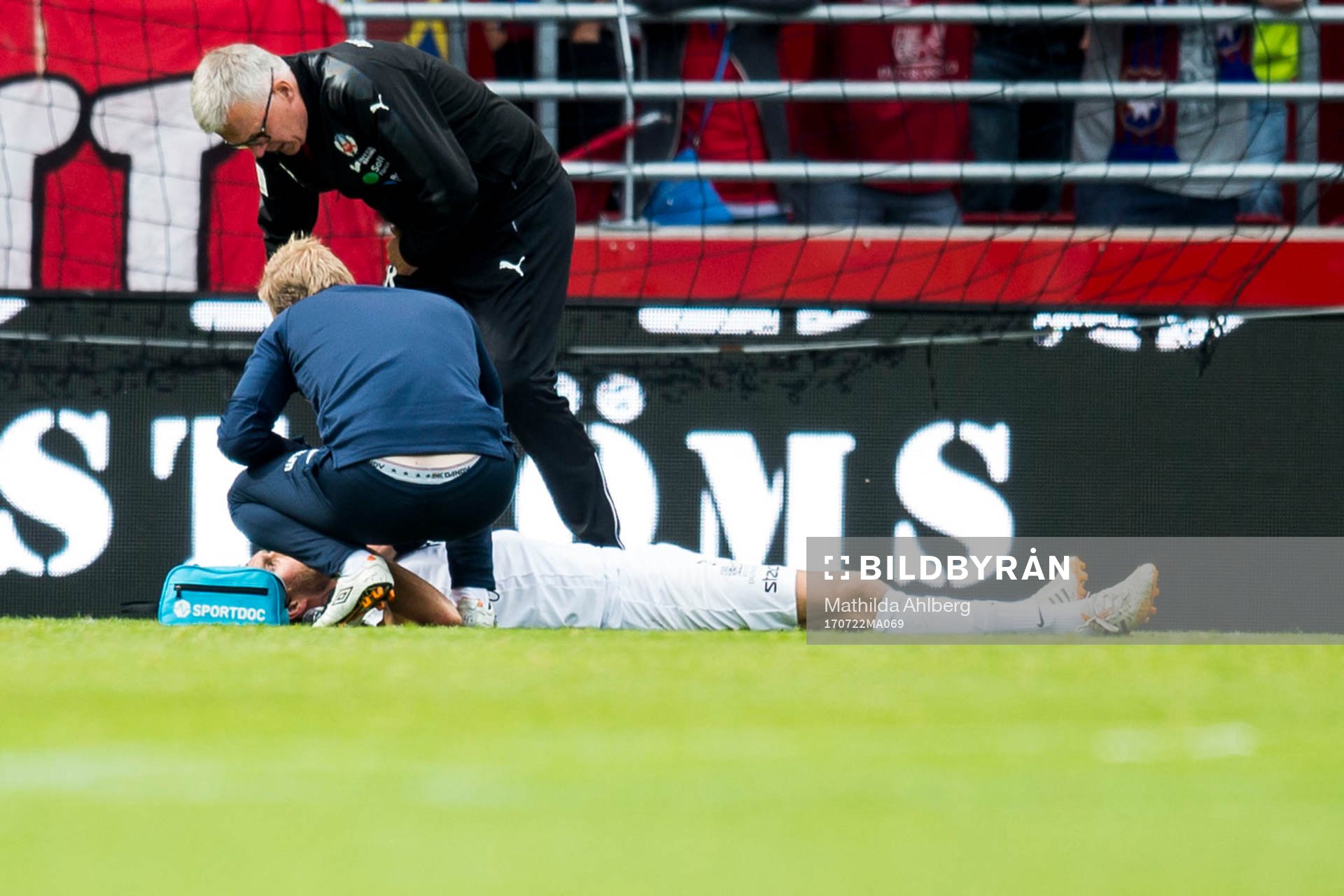 Örgrytes Johan Elmander får behandling
