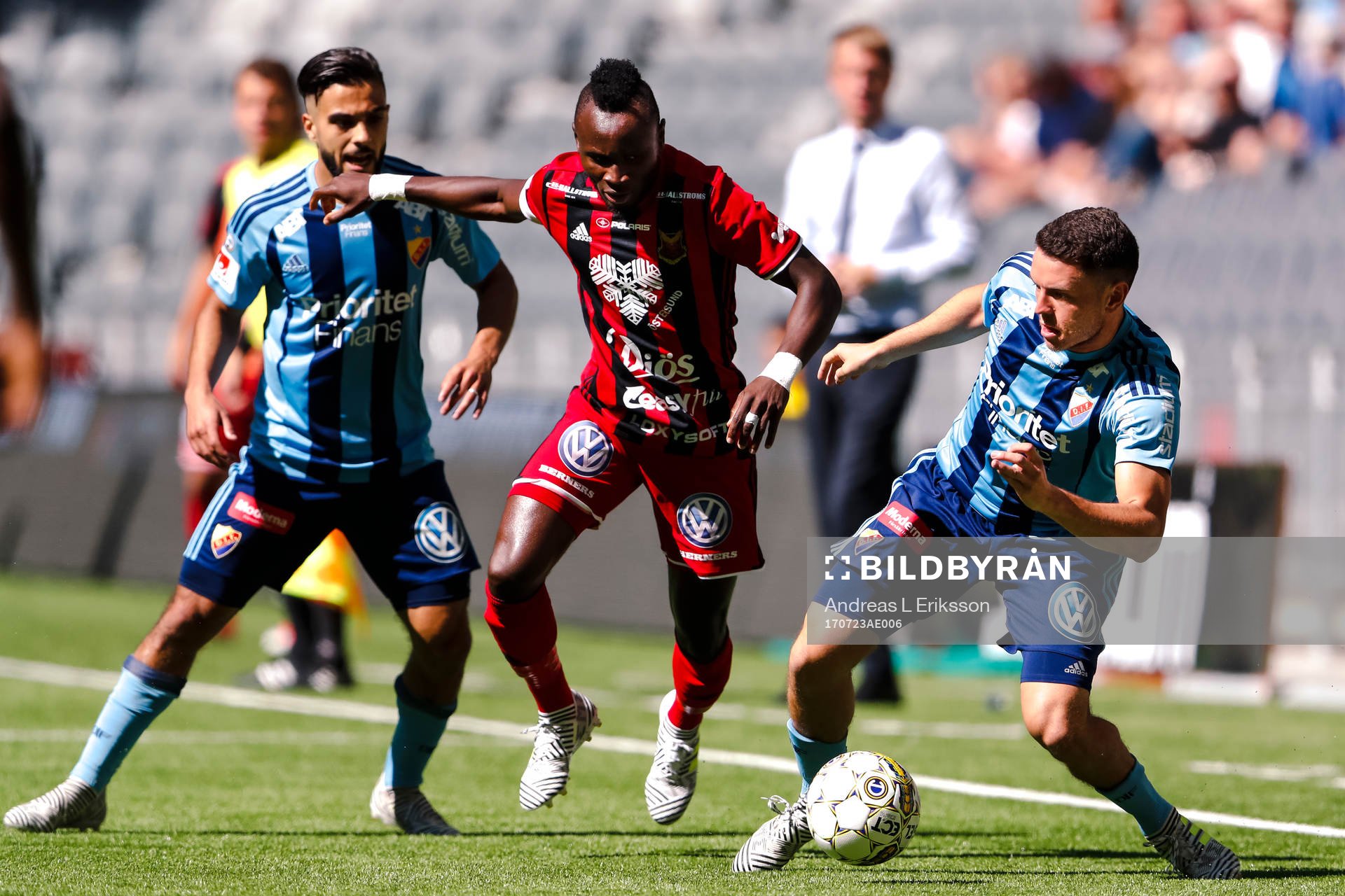 Djurgårdens Othman El Kabir och Kerim Mrabti i kamp mot