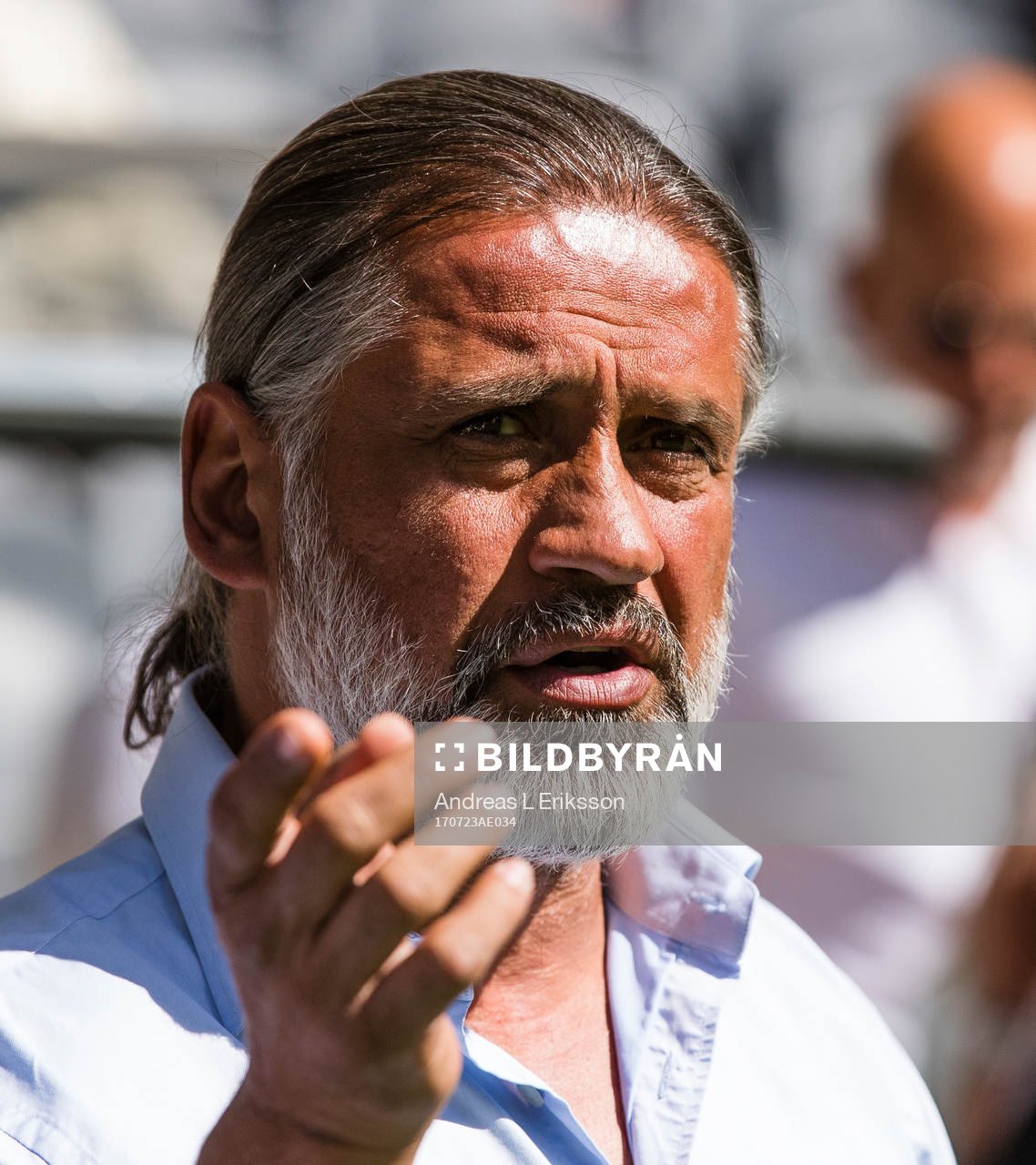 Djurgårdens tränare Özcan Melkemichel innan