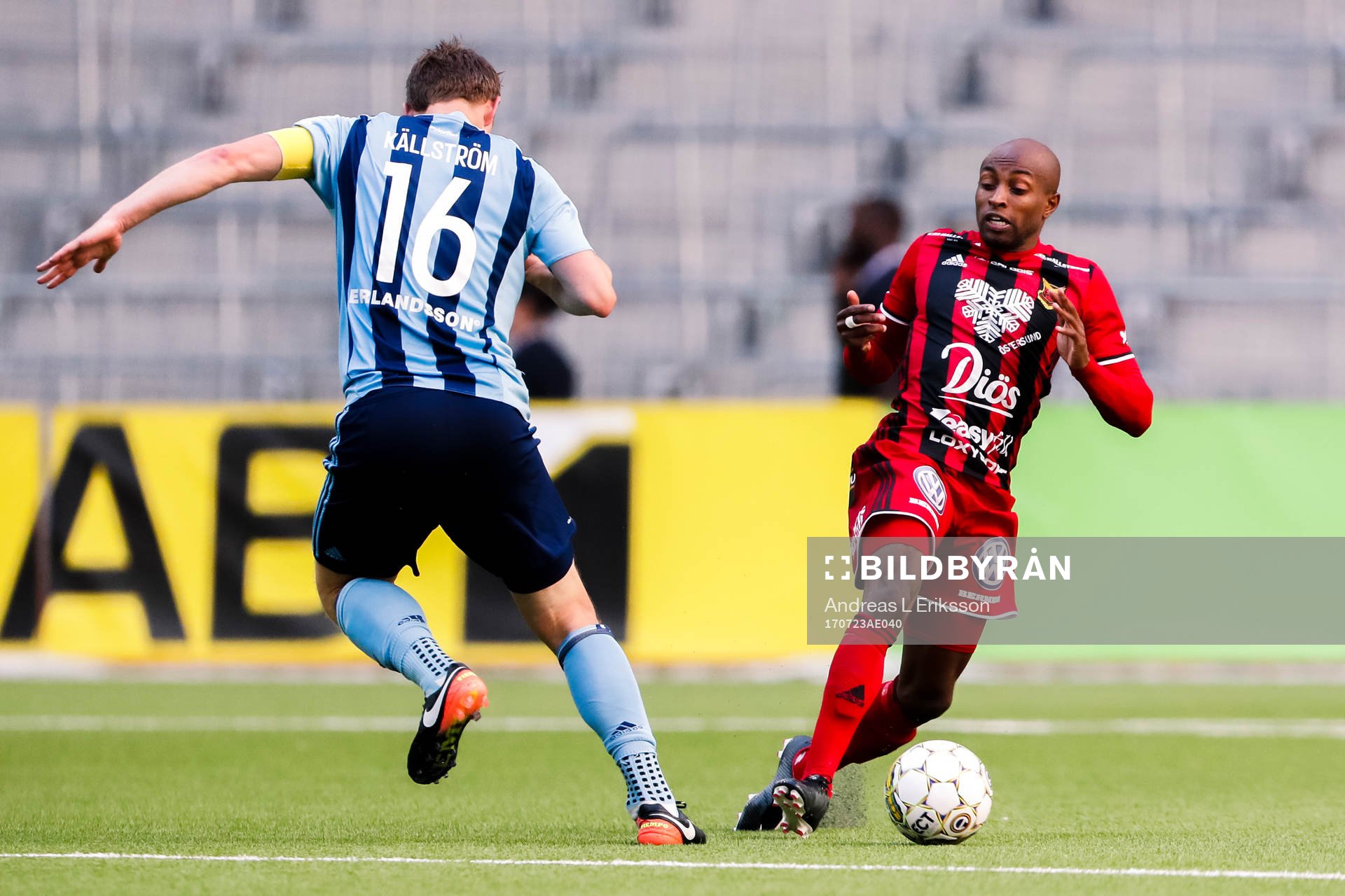 Djurgårdens Kim Källström och Östersunds Fouad Bachirou