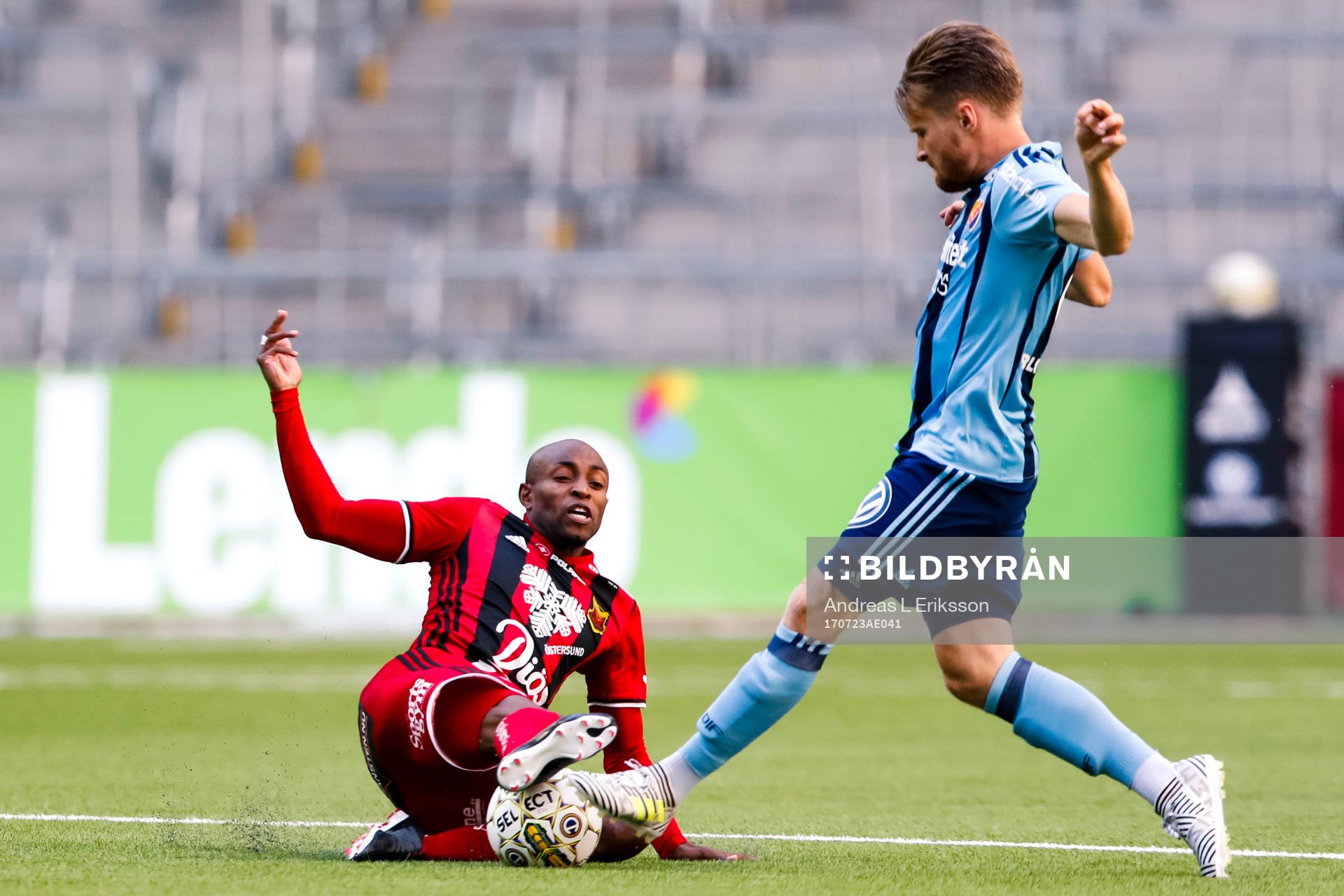 Östersunds Fouad Bachirou och Djurgårdens Jacob Une