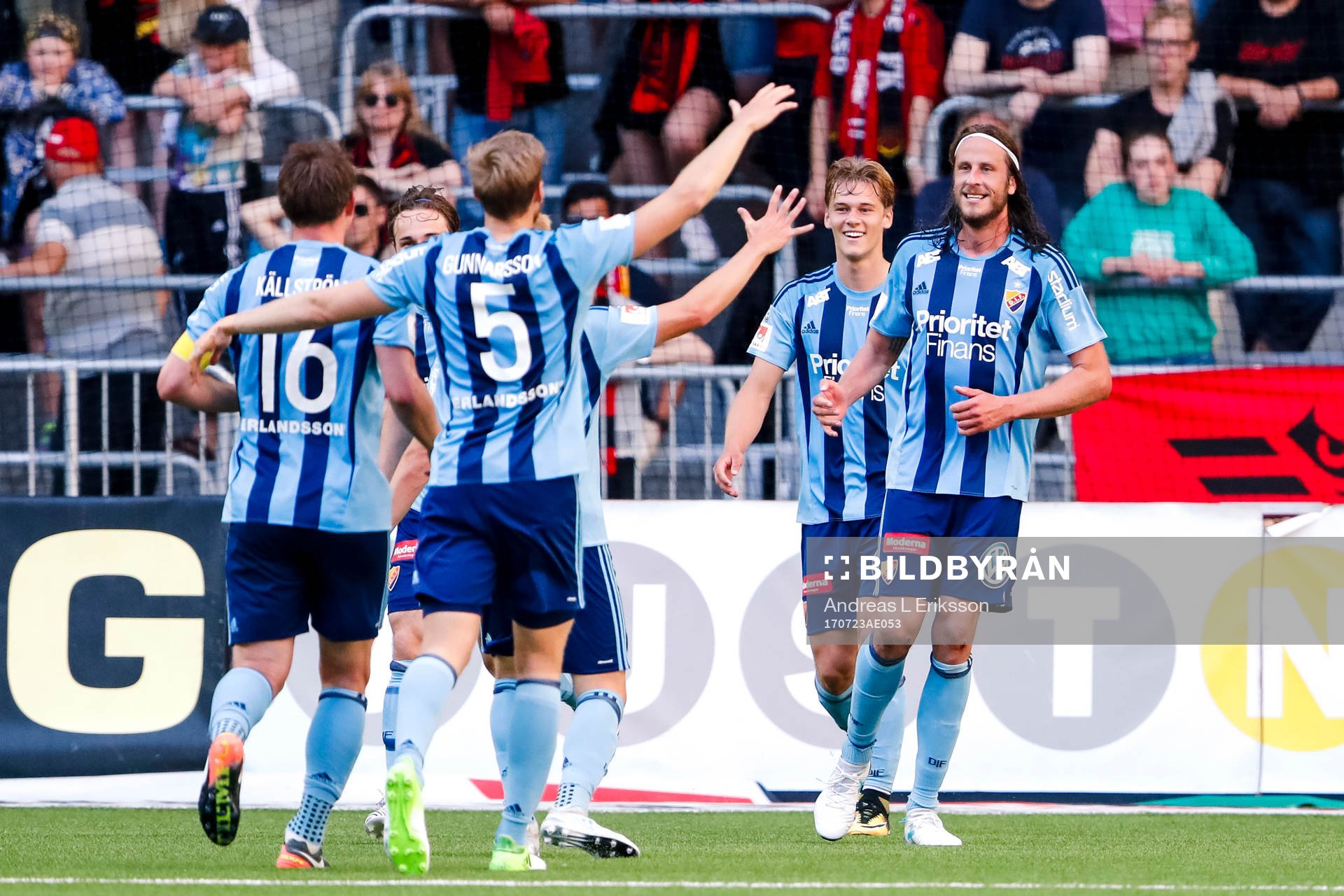Djurgårdens Jonas Olsson jublar efter 3-0 under fotbollsmatchen i Allsvenskan mellan Djurgården och Östersund den 23 juli 2017 i Stockholm.