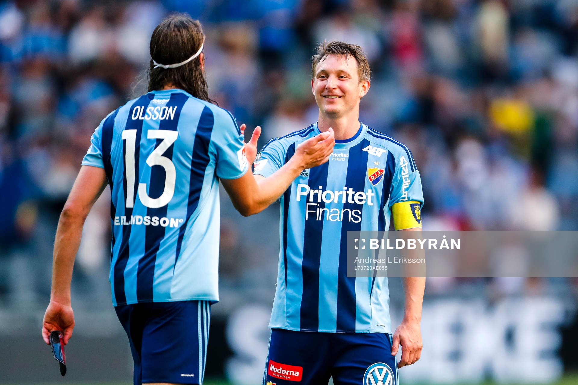 Djurgårdens Jonas Olsson och Kim Källström jublar efter fotbollsmatchen i Allsvenskan mellan Djurgården och Östersund den 23 juli 2017 i Stockholm.