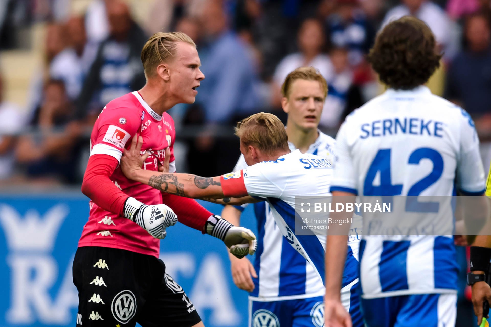 IFK Göteborgs målvakt Pontus Dahlberg irriterad