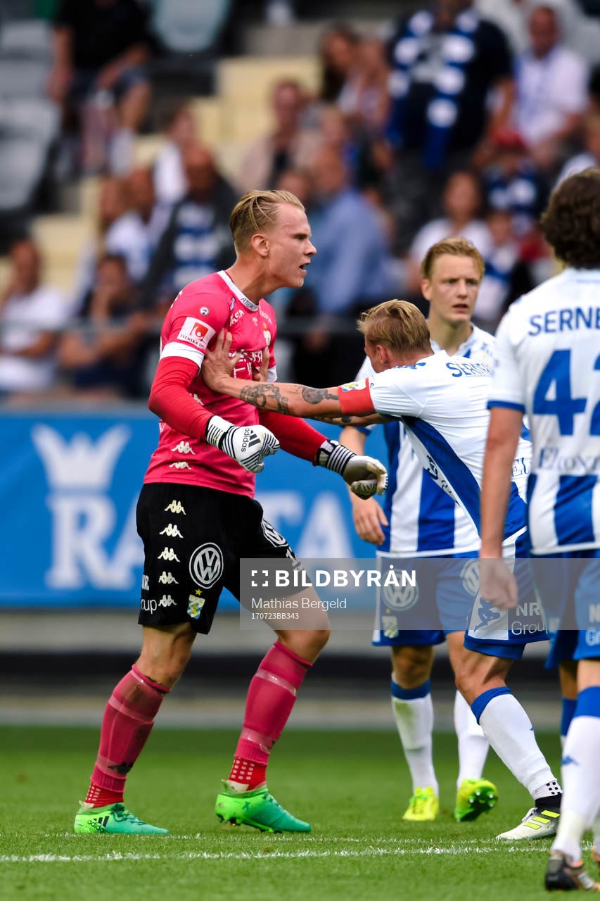IFK Göteborgs målvakt Pontus Dahlberg irriterad
