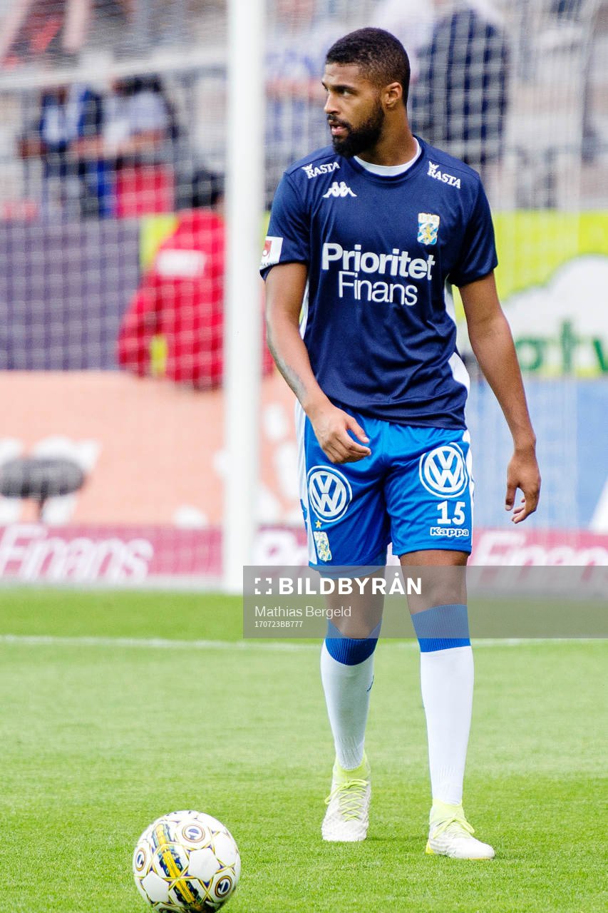 IFK Göteborgs Kristopher Da Graca värmer upp