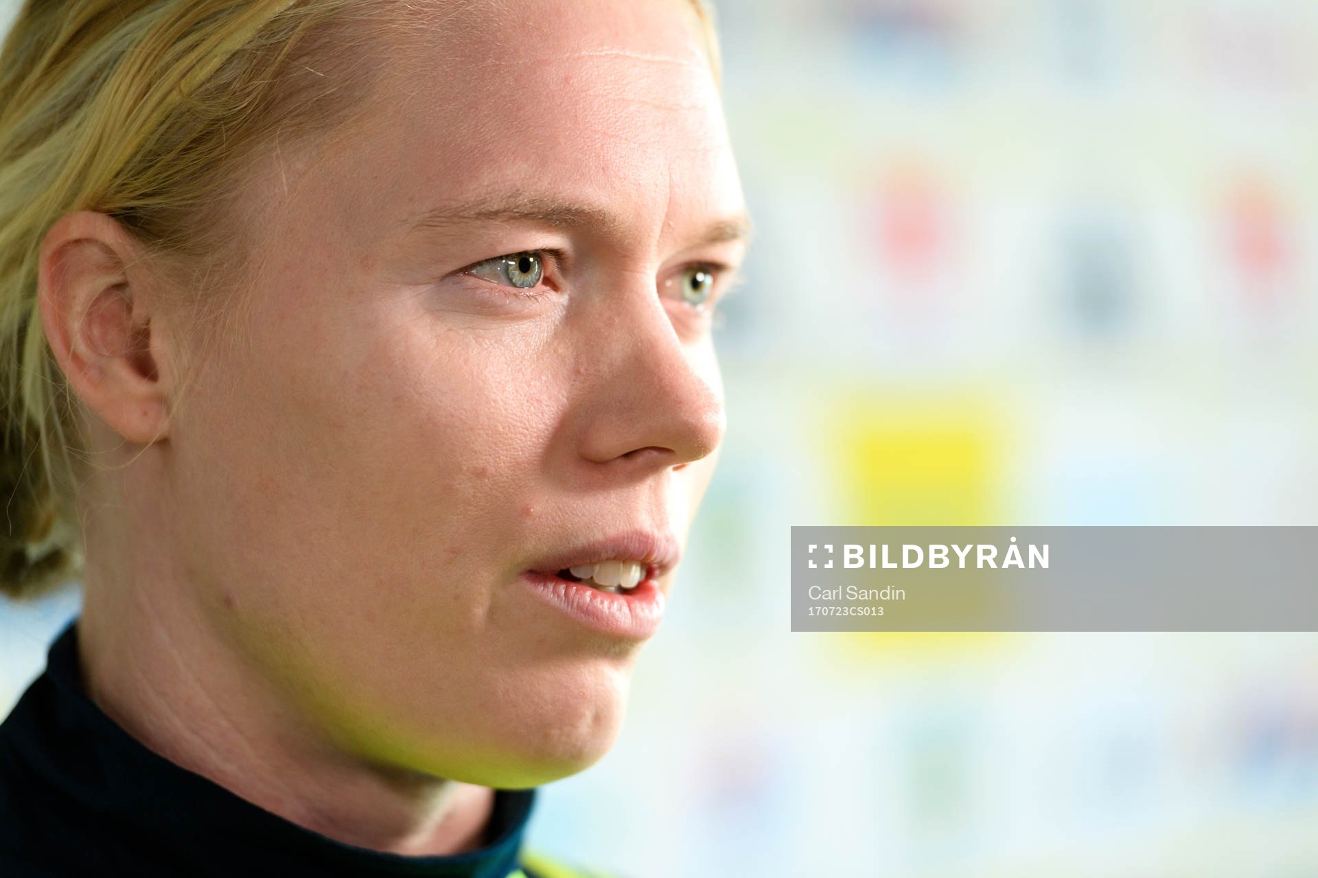 Målvakt Hedvig Lindahl blir intervjuad på en pressträff med det svenska landslaget under dag 8 av fotbolls-EM den 23 juli 2017 i Arnhem.