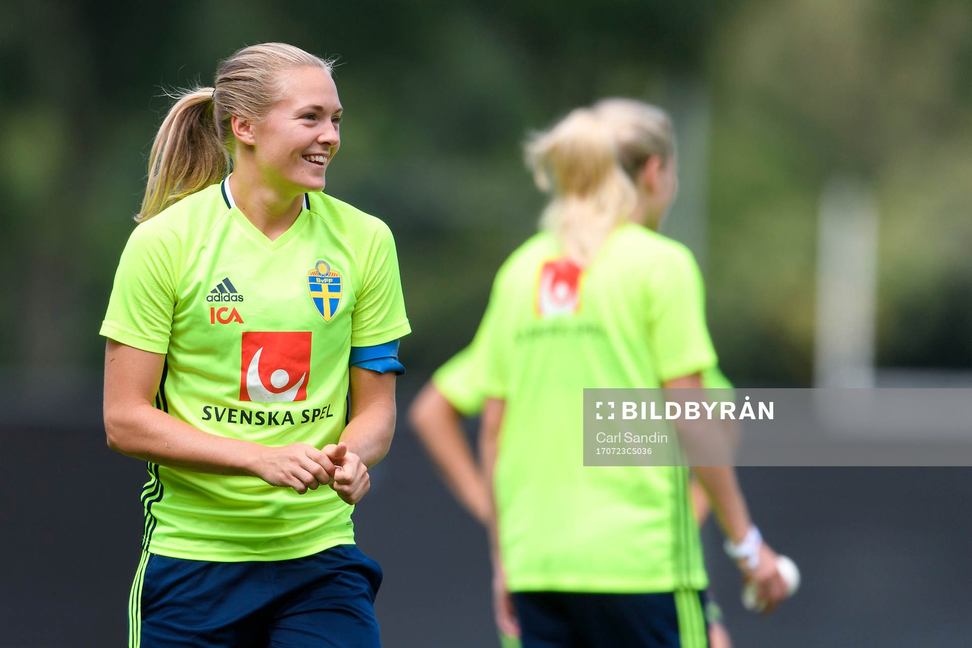 Magdalena Eriksson på en träning med det svenska