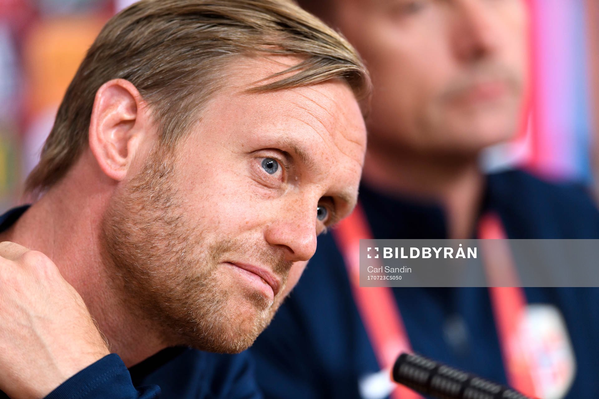 Förbundskapten Martin Sjögren på en presskonferens med