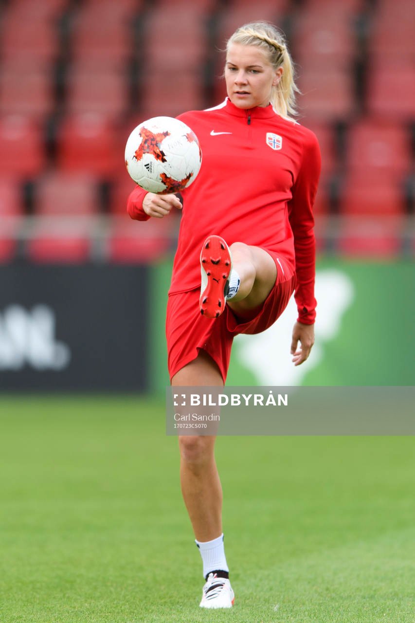Ada Hegerberg på en träning med det norska landslaget