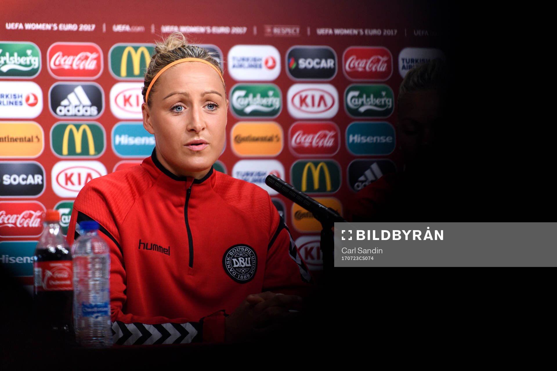 Sanne Troelsgaard på en presskonferens med det danska