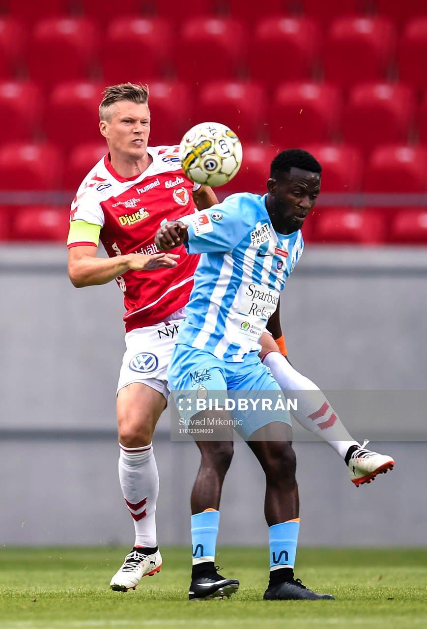 Kalmars Viktor Elm och AFC Eskilstunas Chidi Omeje