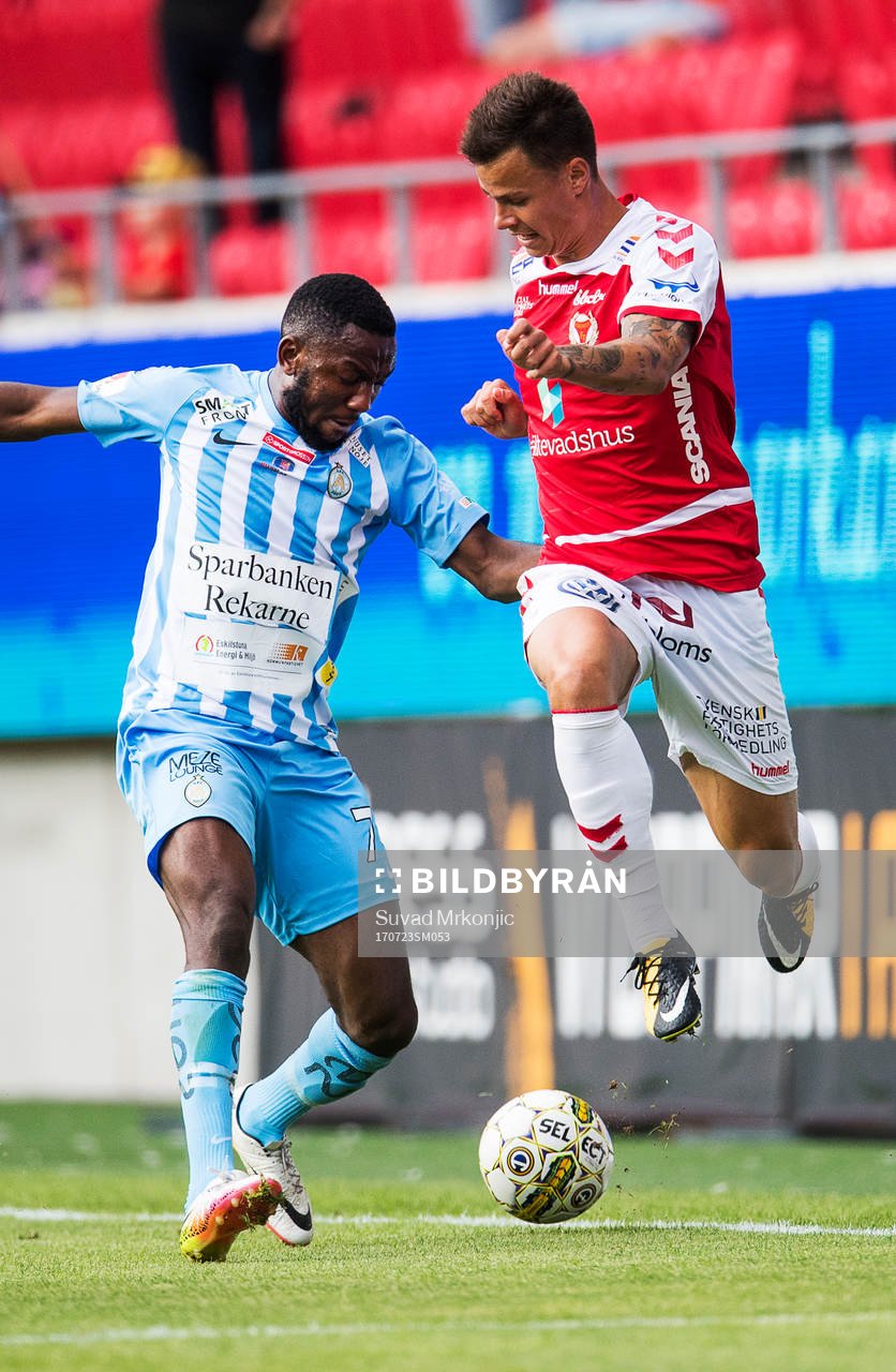 Kalmars Melker Hallberg och AFC Eskilstunas Chidi Omeje