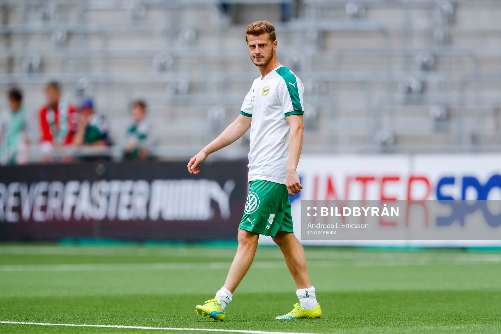 Hammarbys Rebin Asaad före fotbollsmatchen i Allsvenskan