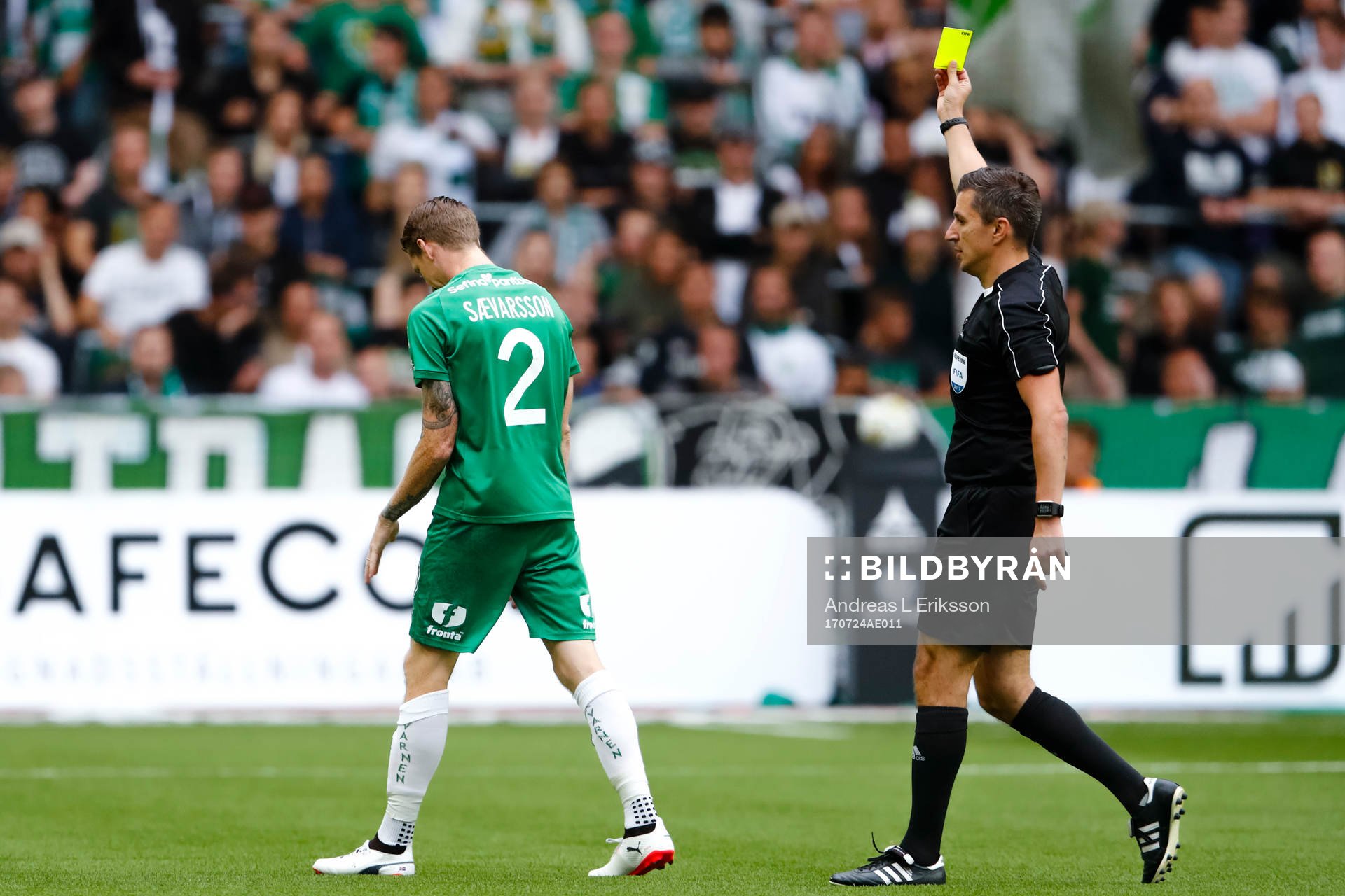 Hammarbys Birkir Már Saevarsson får en varning