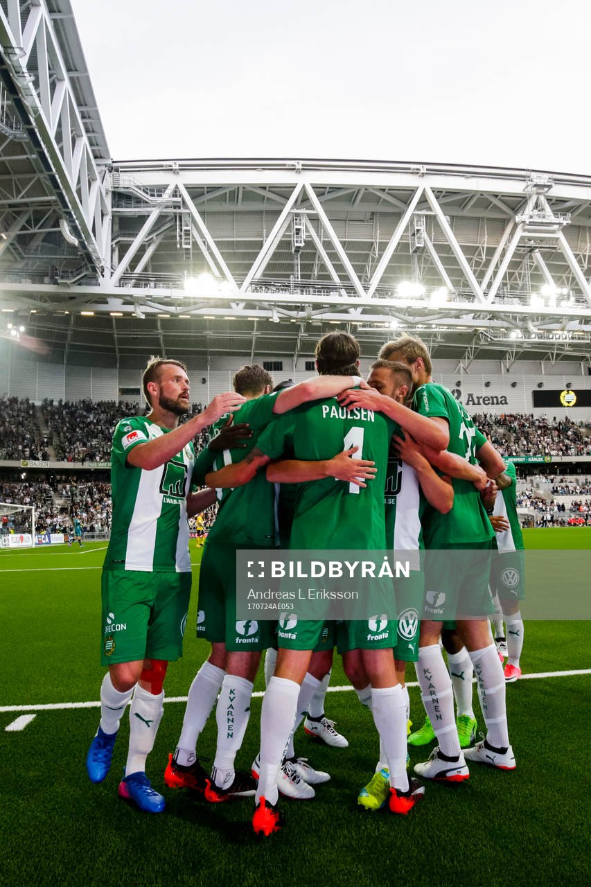 Hammarbys spelare jublar