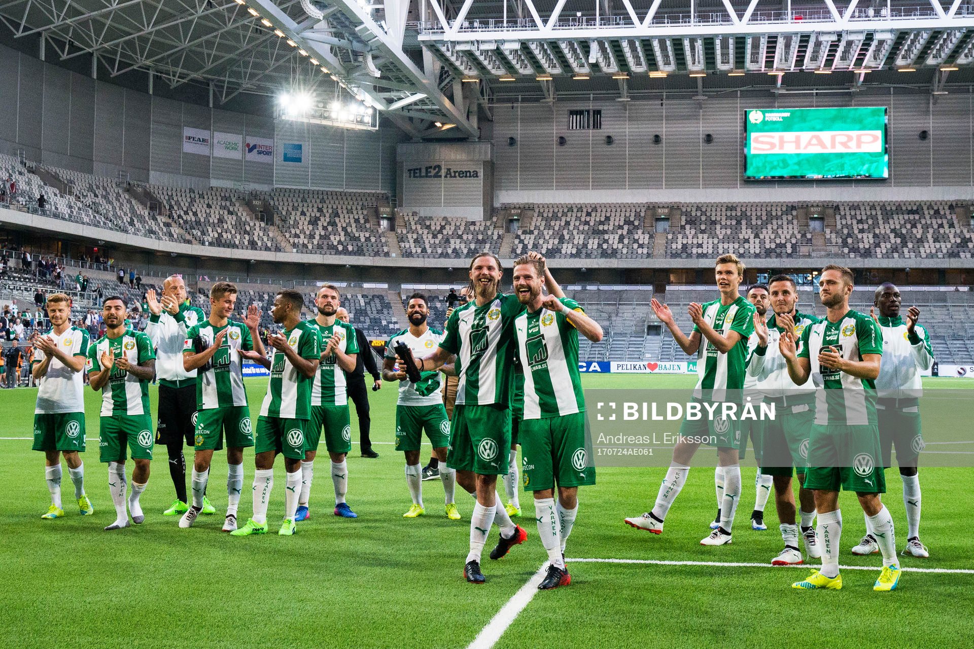 Hammarbys spelare jublar