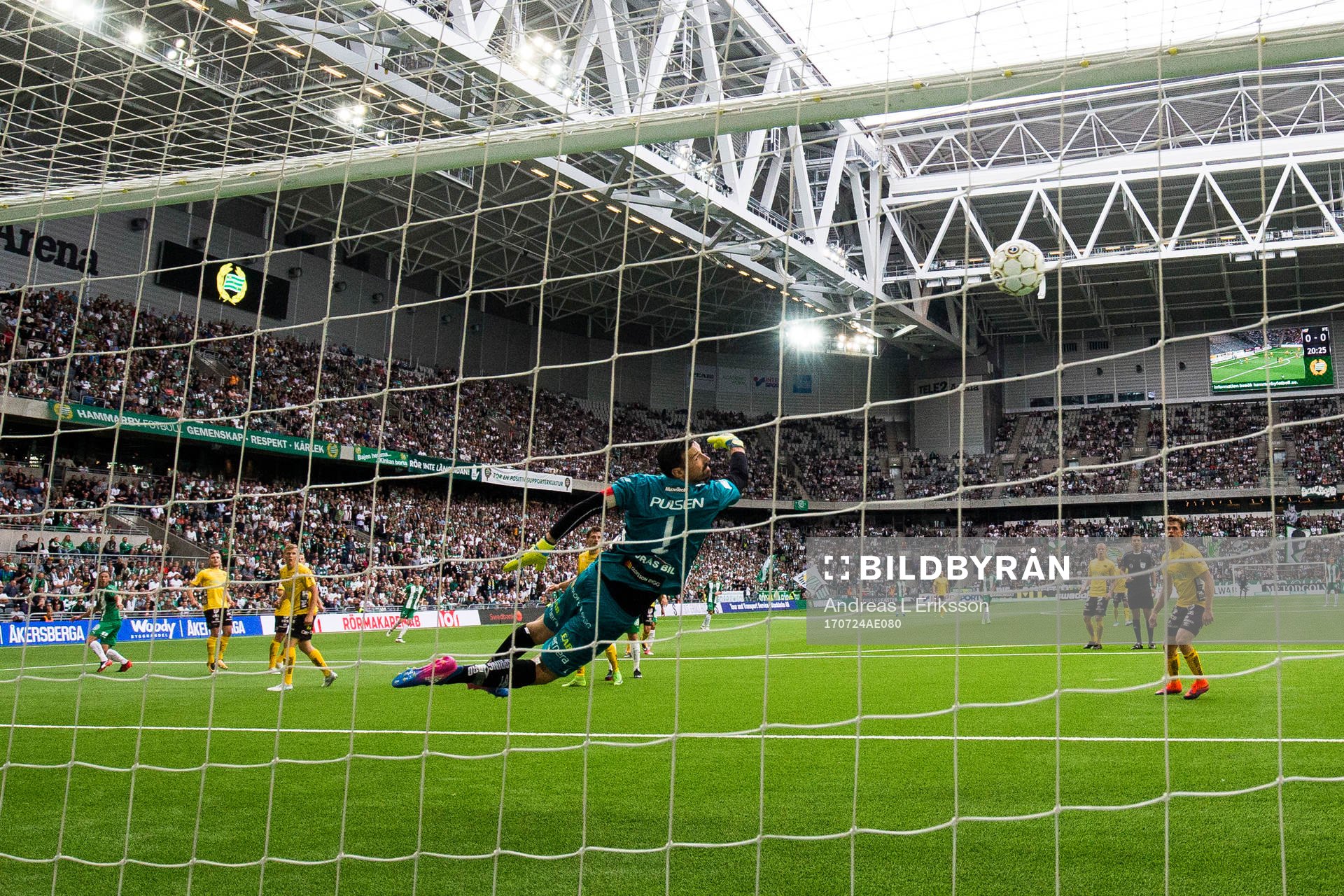 Hammarbys Björn Paulsen gör 1-0 för Hammarby bakom