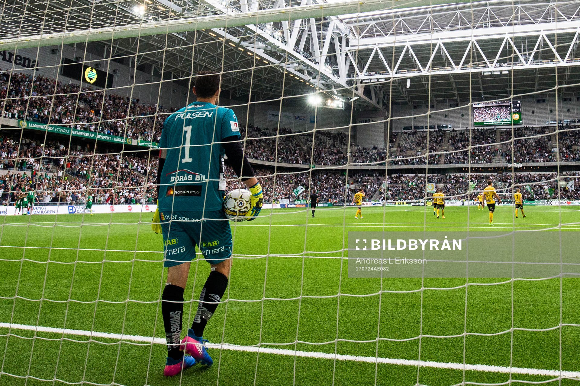 Elfsborgs målvakt Kevin Stuhr Ellegaard deppar