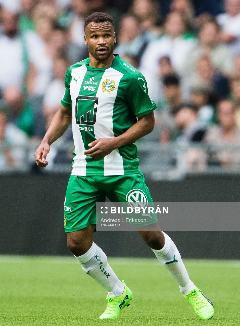 Hammarbys Serge-Junior Martinsson Ngouali med bollen