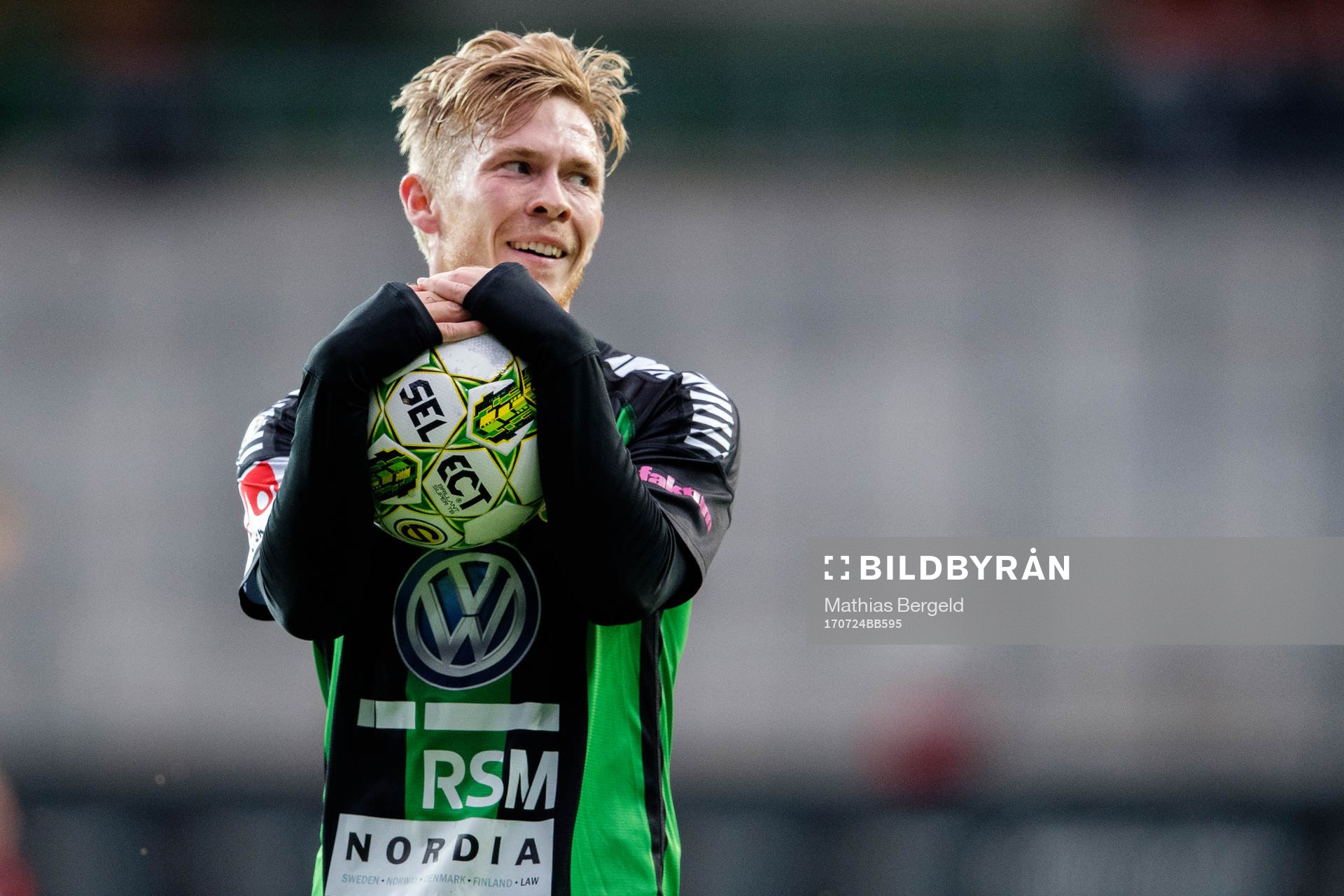 GAIS Andreas Peterson kramar om bollen