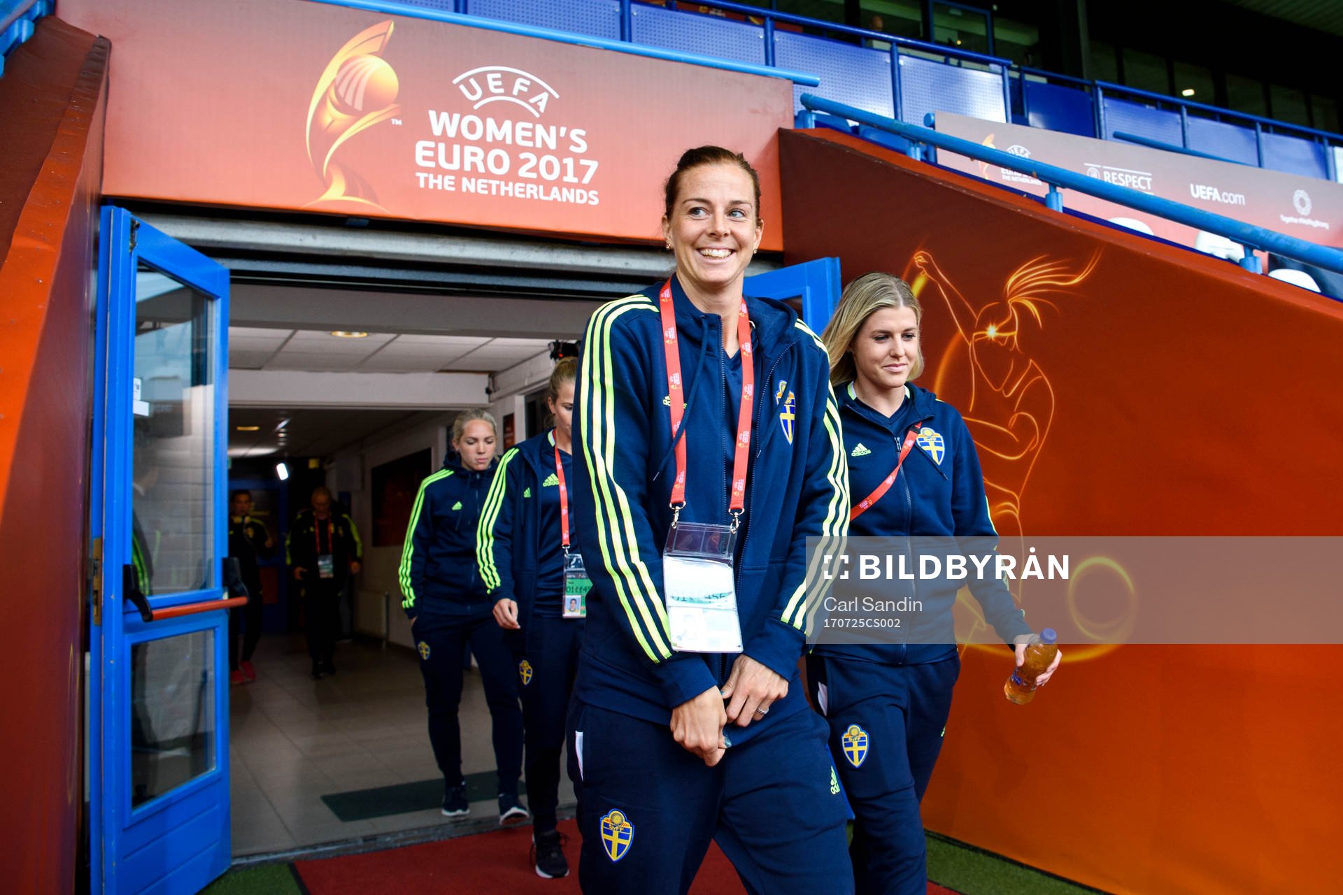Sveriges Lotta Schelin och Olivia Schough går in på