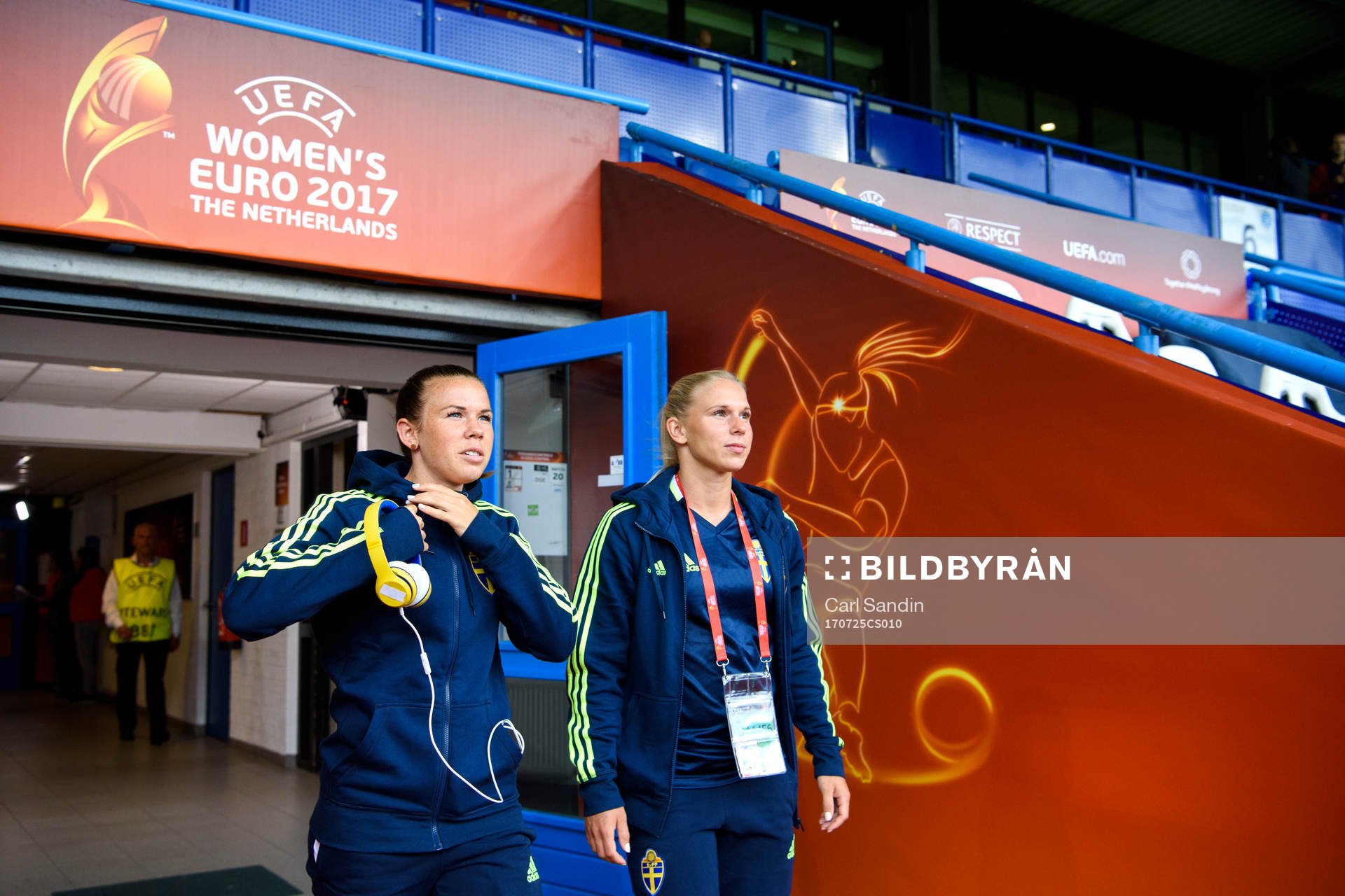 Sveriges Jessica Samuelsson och Jonna Andersson går in på