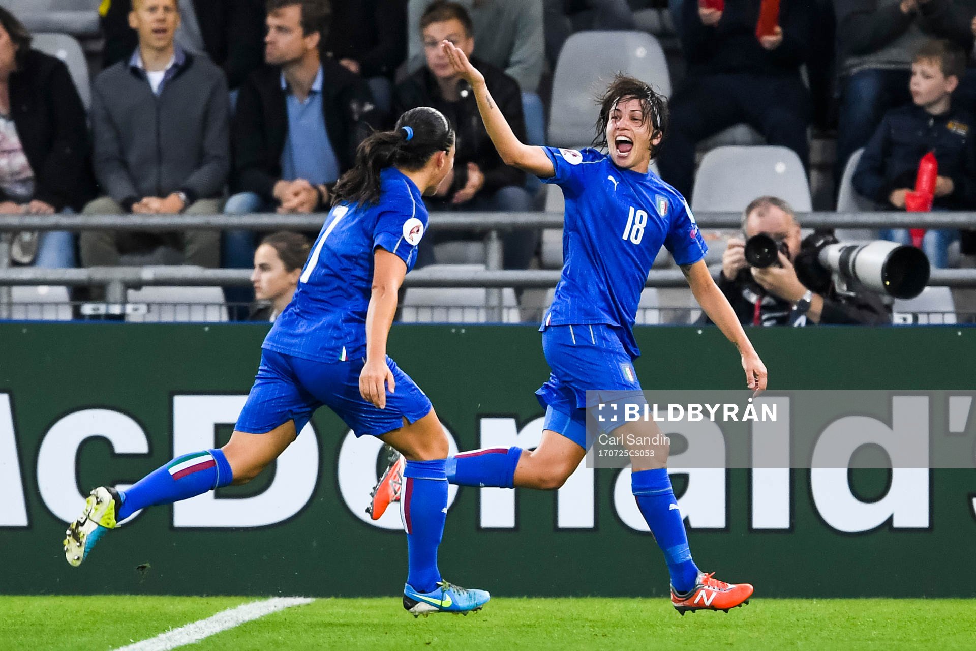 Italiens Daniela Sabatino jublar