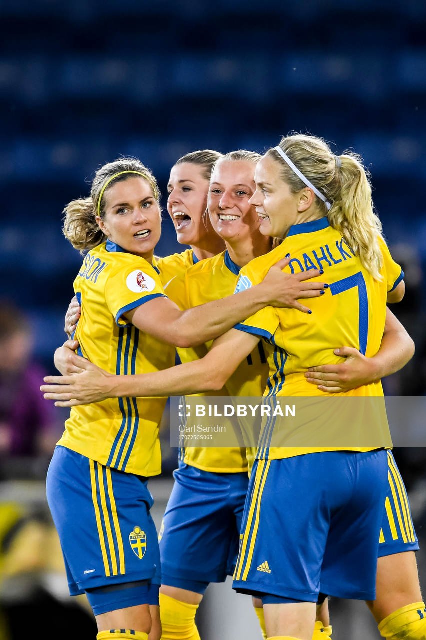 Sveriges Hanna Folkesson , Olivia Schough , Stina