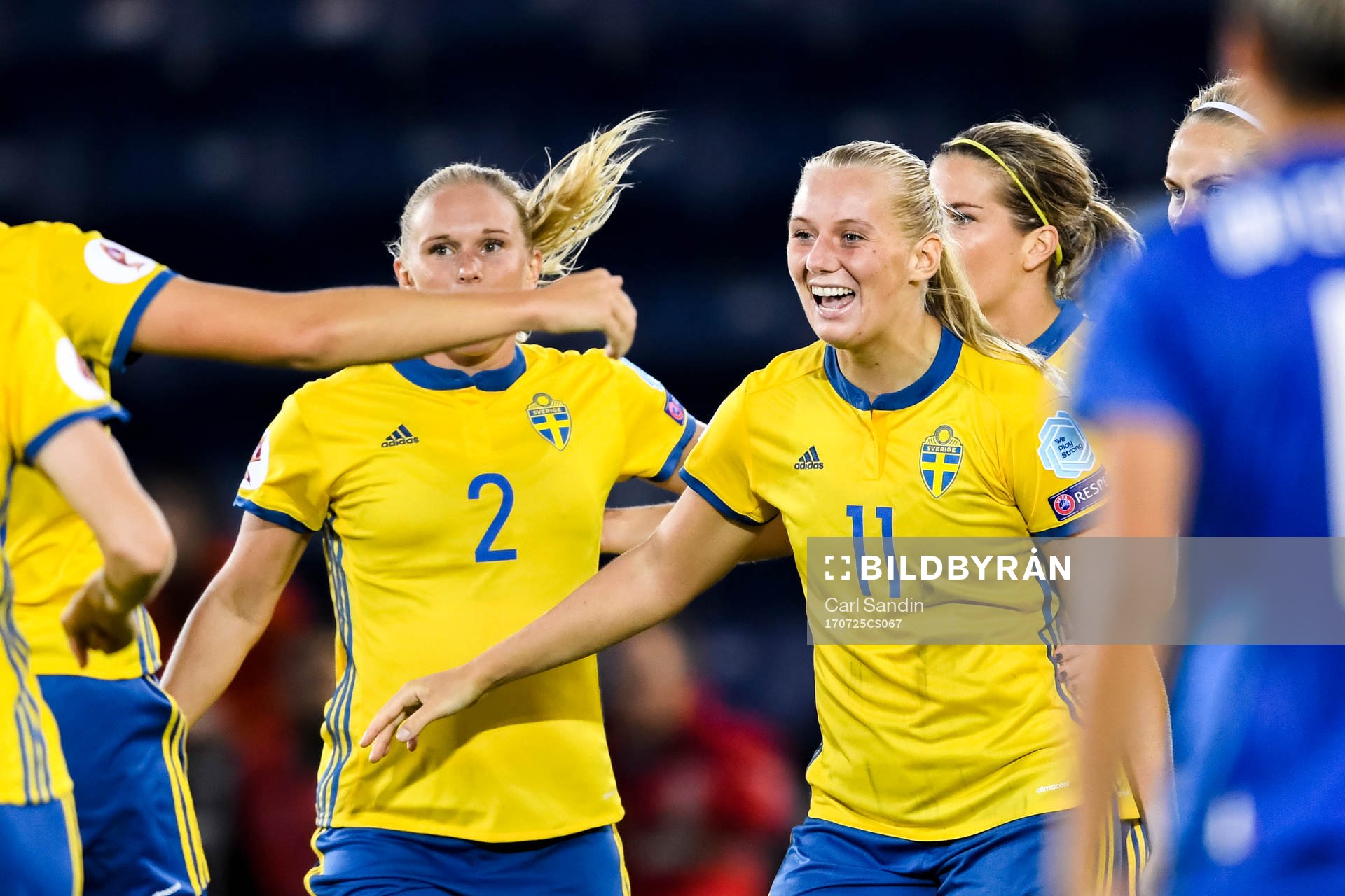 Sveriges Stina Blackstenius jublar