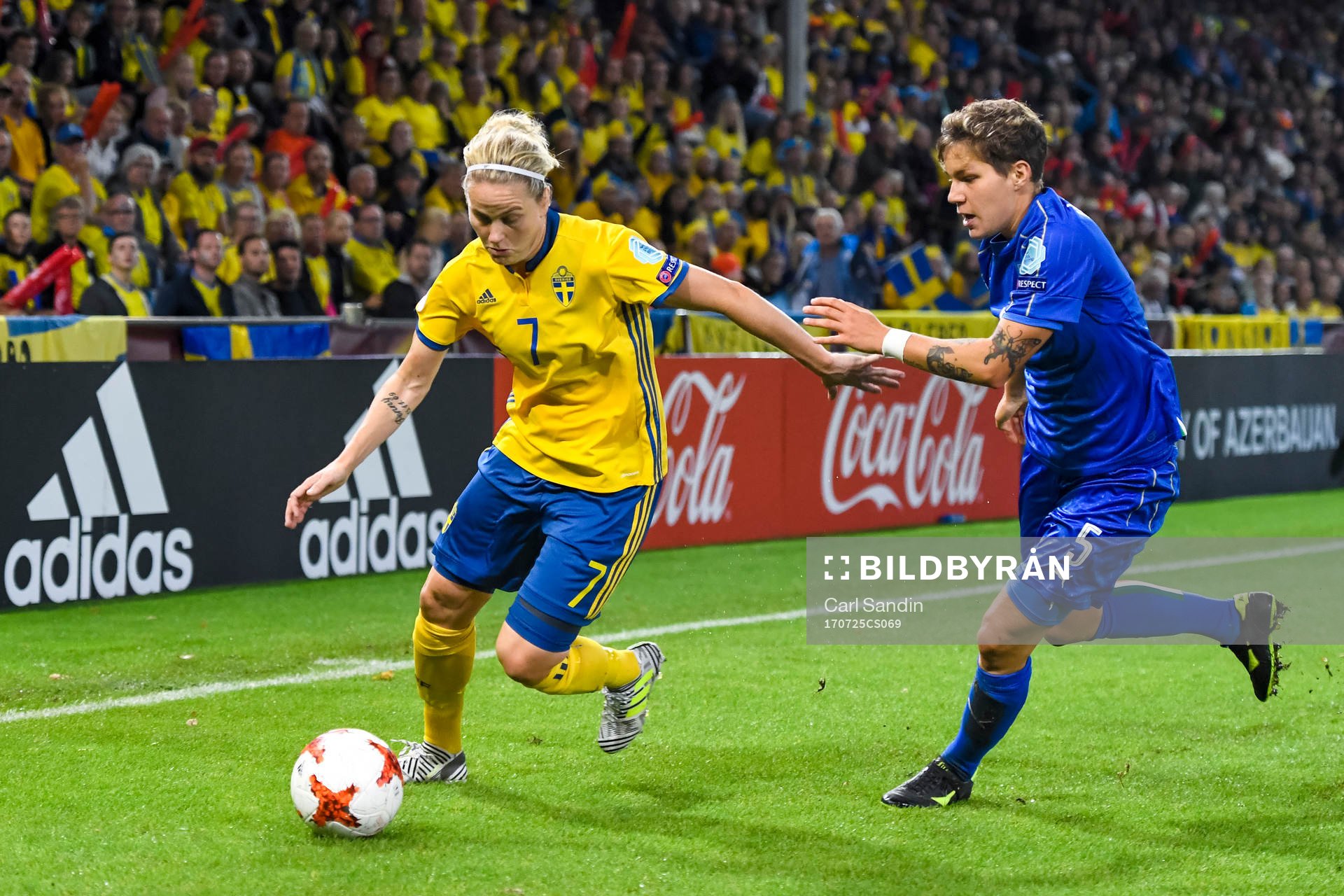 SSveriges Lisa Dahlkvist och Italiens Elena Linari  i