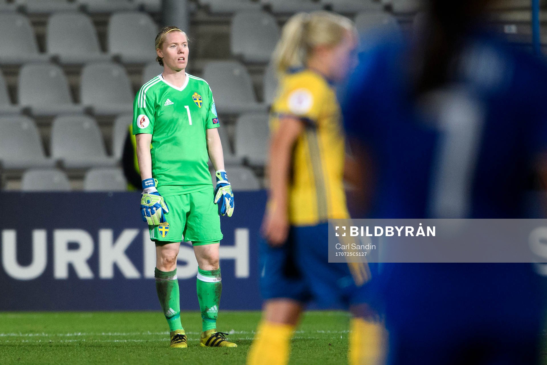 Sveriges målvakt Hedvig Lindahl i matchen mellan Sverige