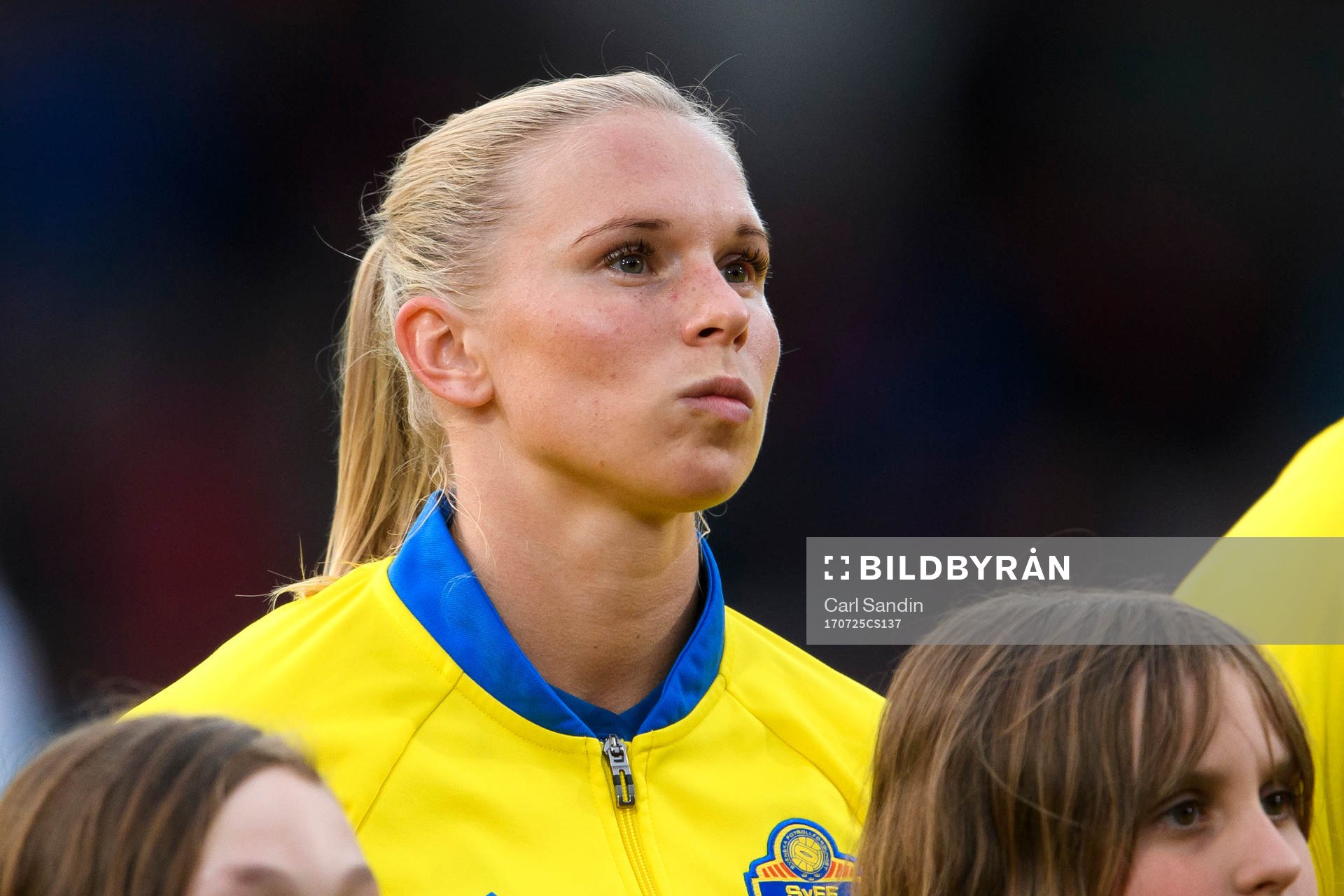 Sveriges Jonna Andersson vid lineup innan matchen mellan