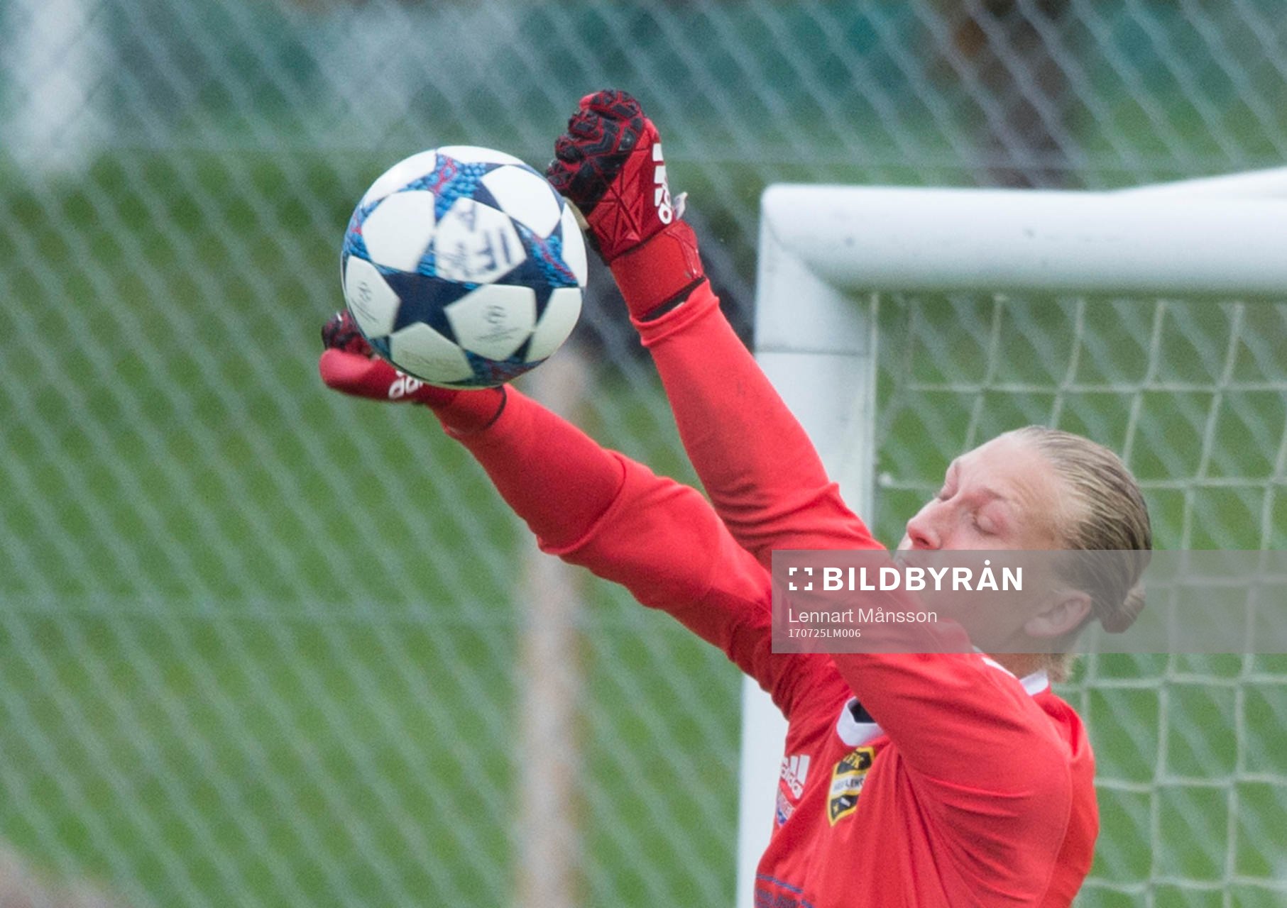 IFK Hässleholms målvakt Carl Lundahl-Persson i matchen i