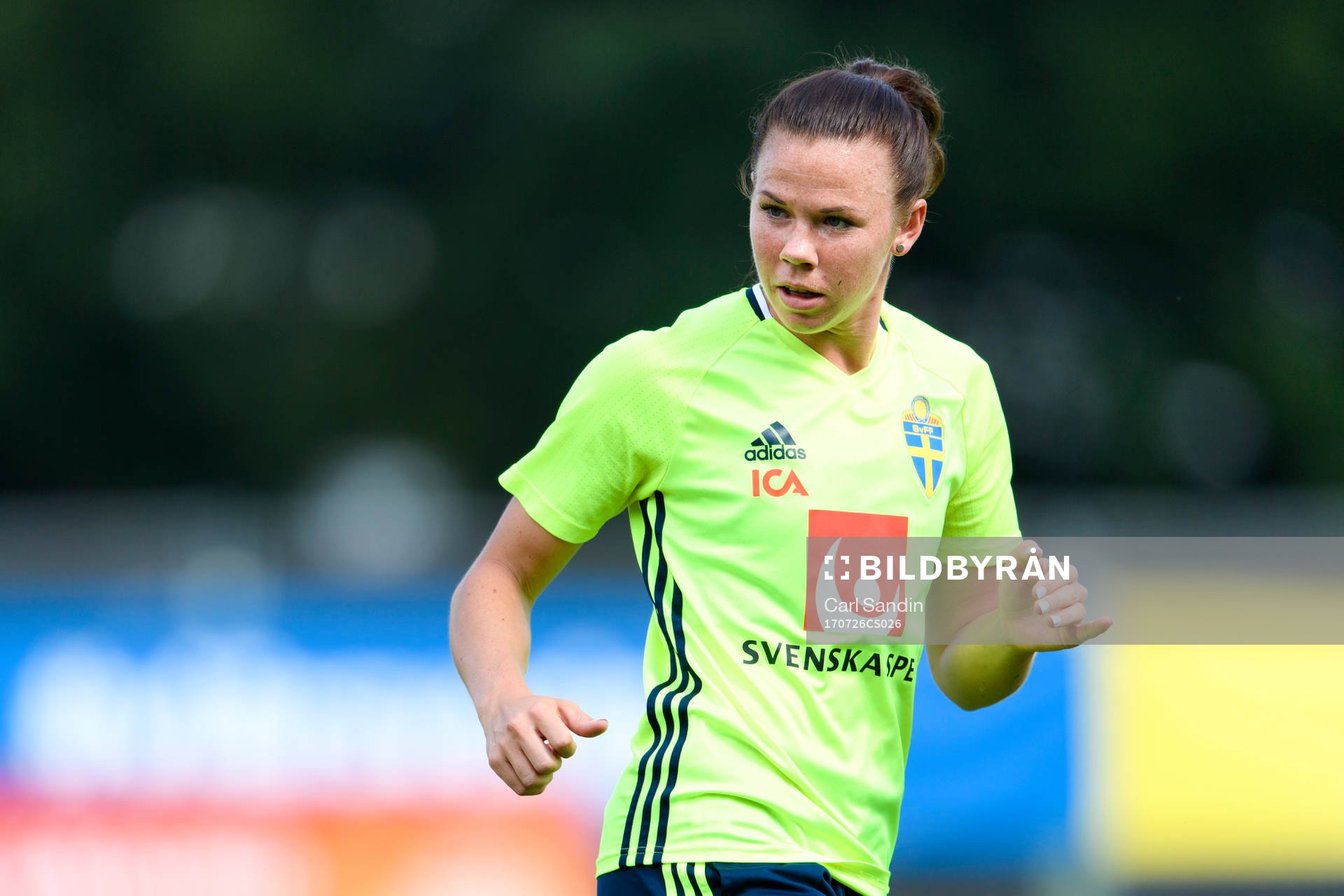 Jessica Samuelsson på en träning med det svenska