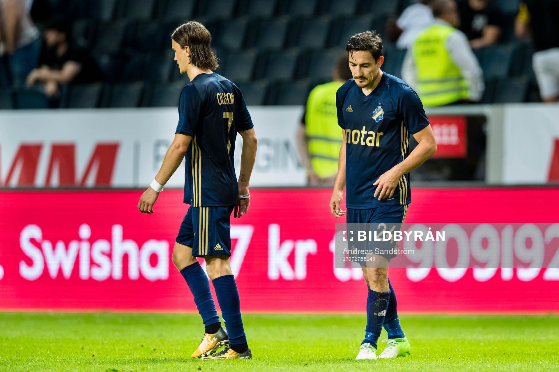 s Stefan Ishizaki (h) och Kristoffer Olsson (v) deppar