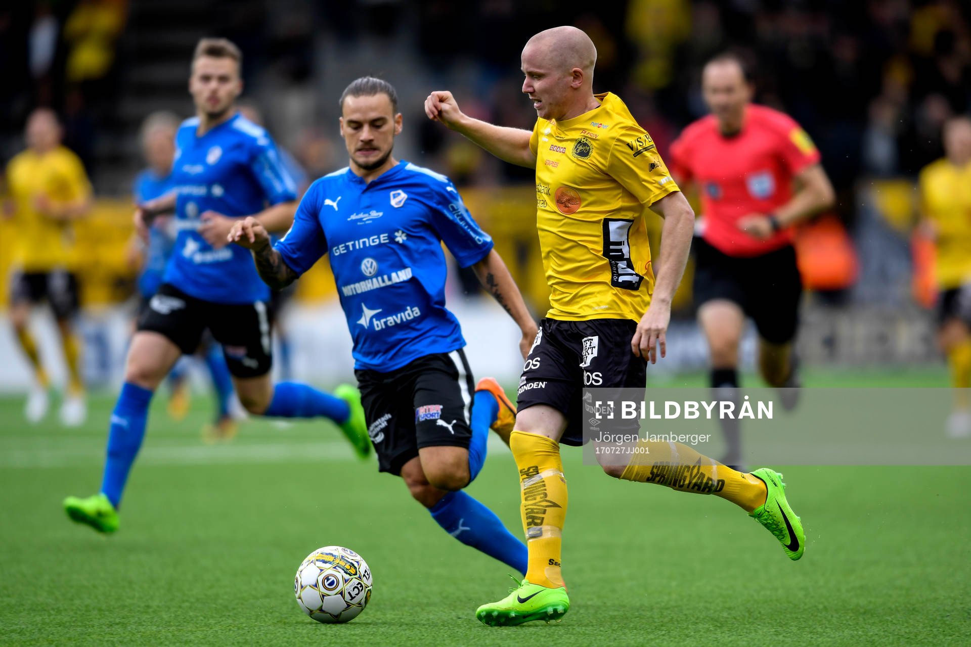 Elfsborgs Simon Lundevall och Halmstads Pontus Silfwer