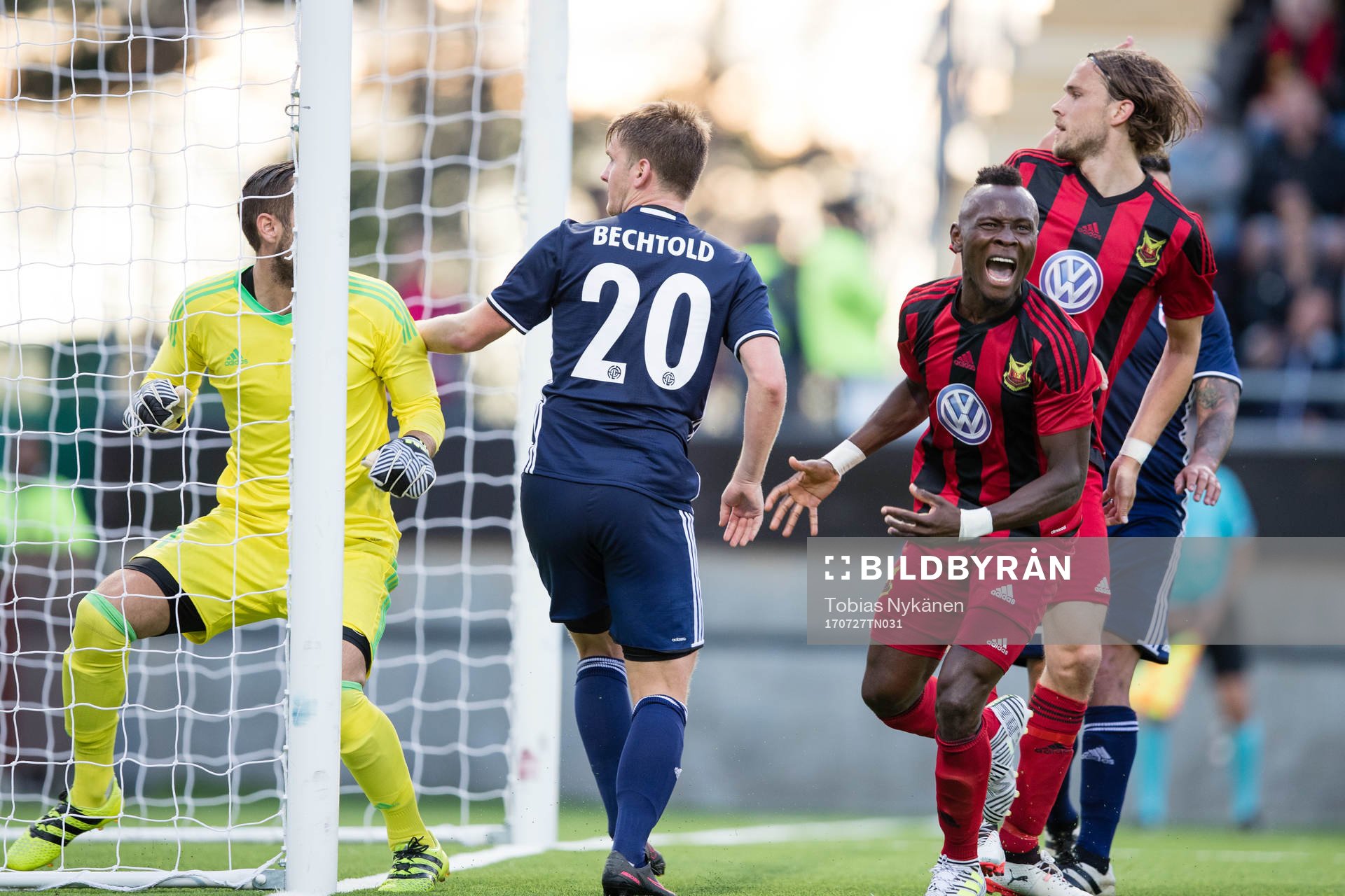 Östersunds Samuel Mensiro  deppar