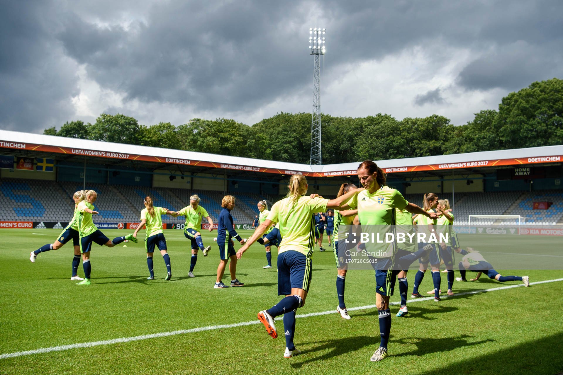 Lotta Schelin på en träning med det svenska landslaget