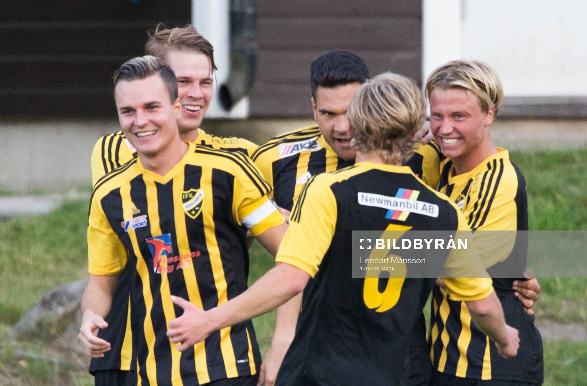 Jubel i matchen i division 2 mellan Asarum och IFK