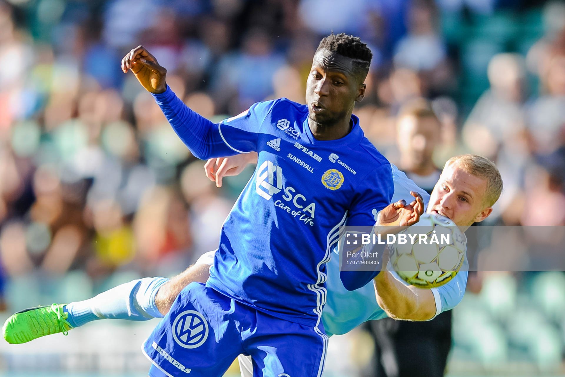 Sundsvalls Peter Wilson och Malmö FFs Franz Brorsson