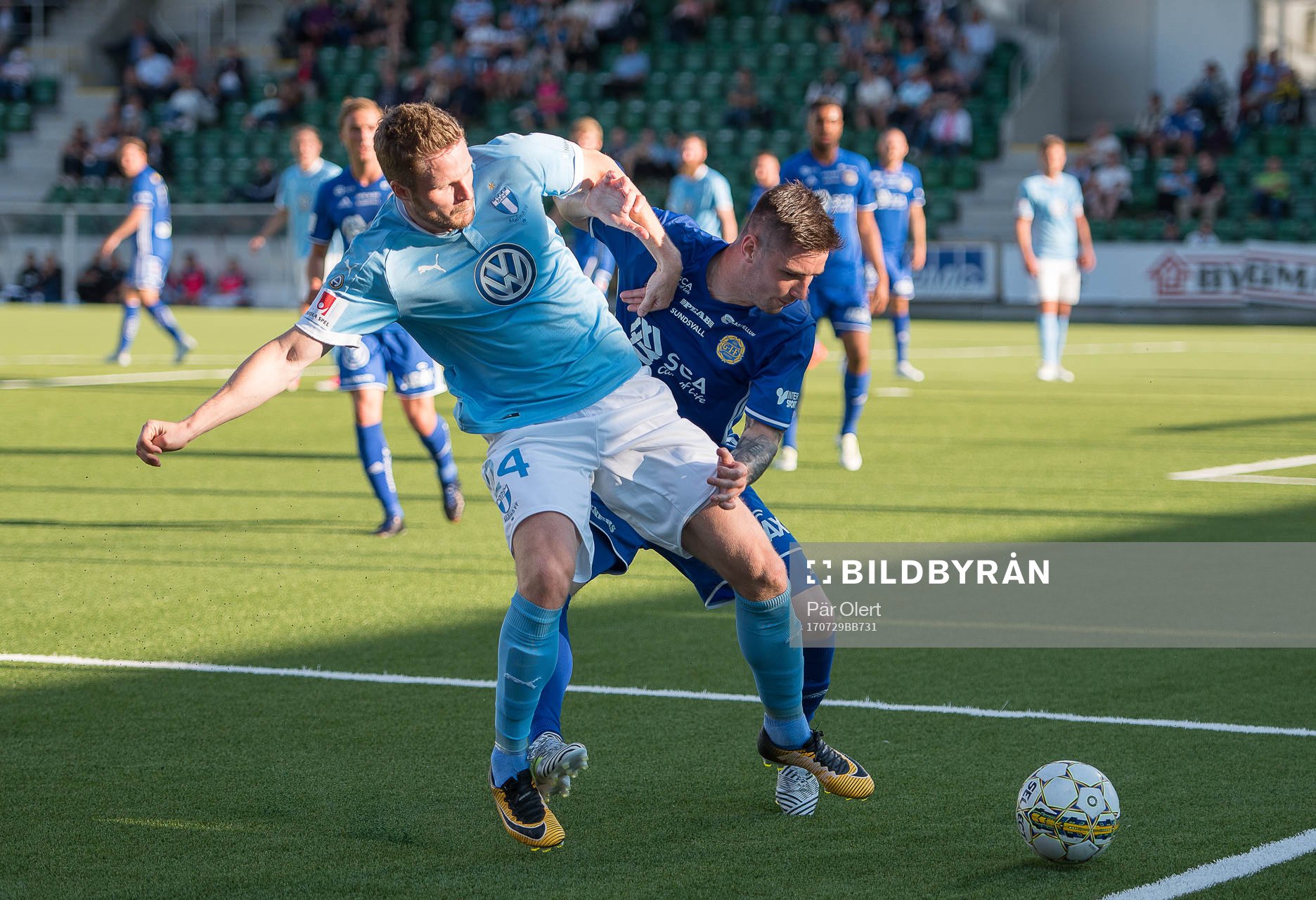 Malmö FFs Behrang Safari i närkamp mot Sundsvalls