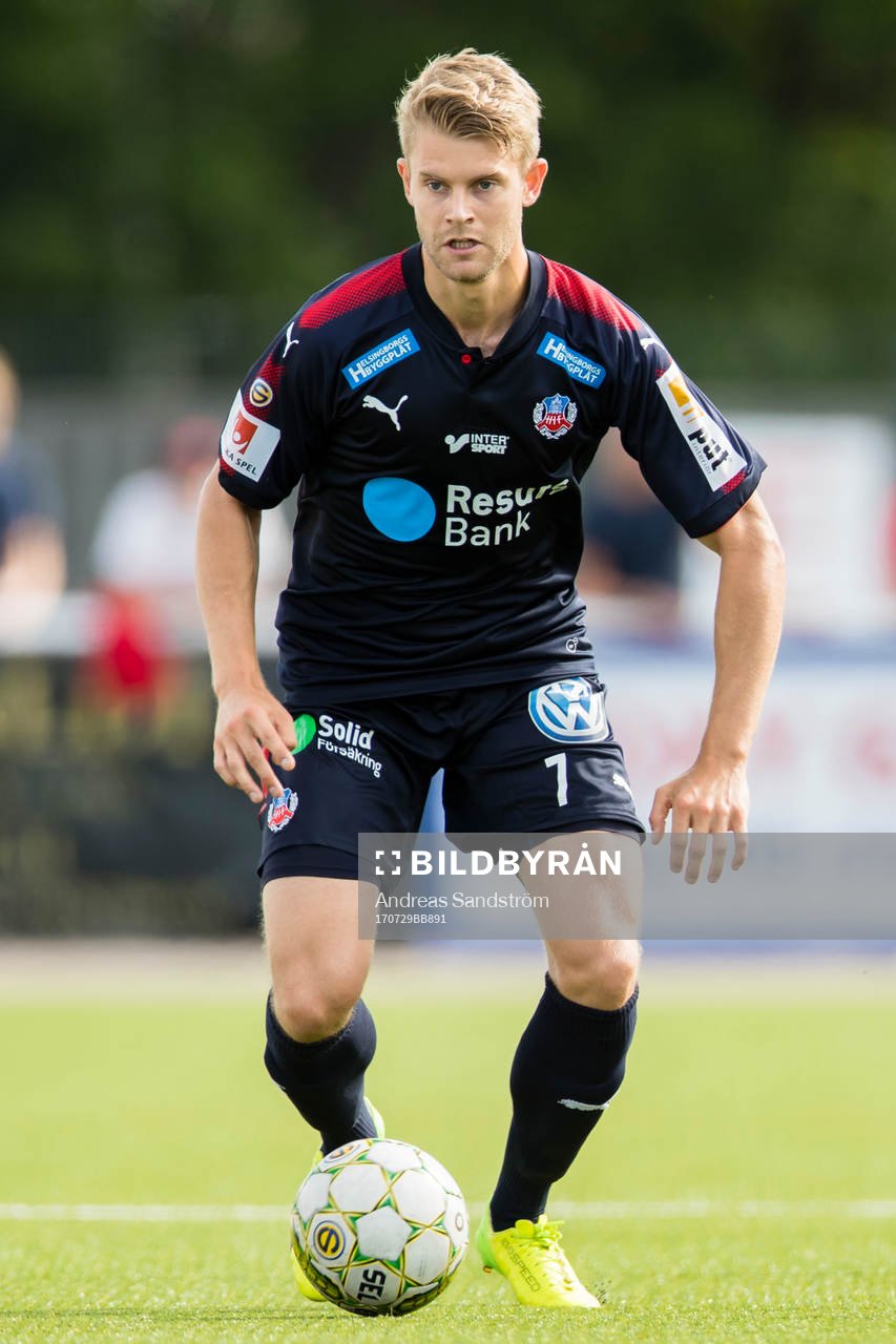 Helsingborgs Viktor Ljung under fotbollsmatchen i Superettan mellan Syrianska och Helsingborg den 29 Juli 2017 i Södertälje. 