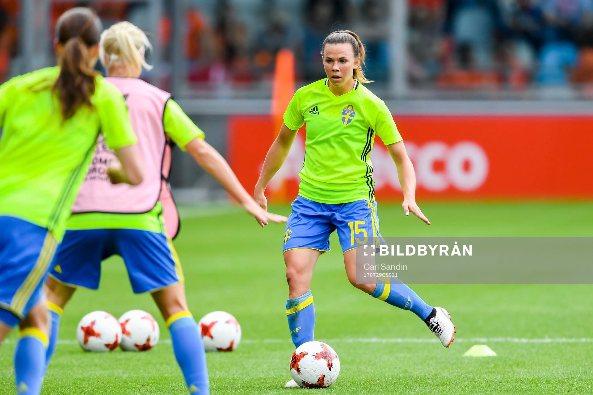 Sveriges Jessica Samuelsson  före  kvartsfinalen mellan Holland och Sverige under dag 14 av fotbolls-EM den 29 juli 2017 i Doetinchem.
