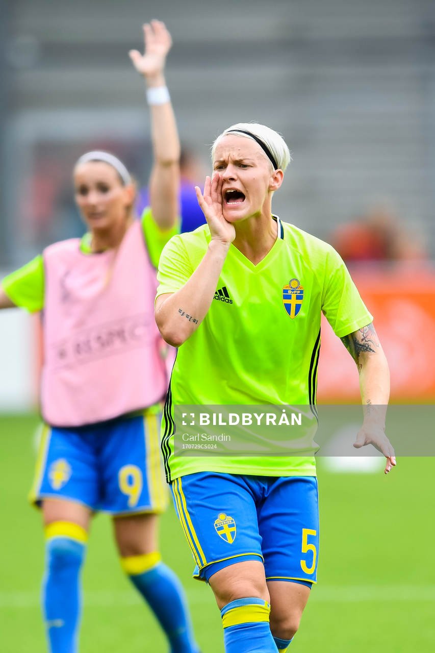 Sveriges Nilla Fischer e före  kvartsfinalen mellan